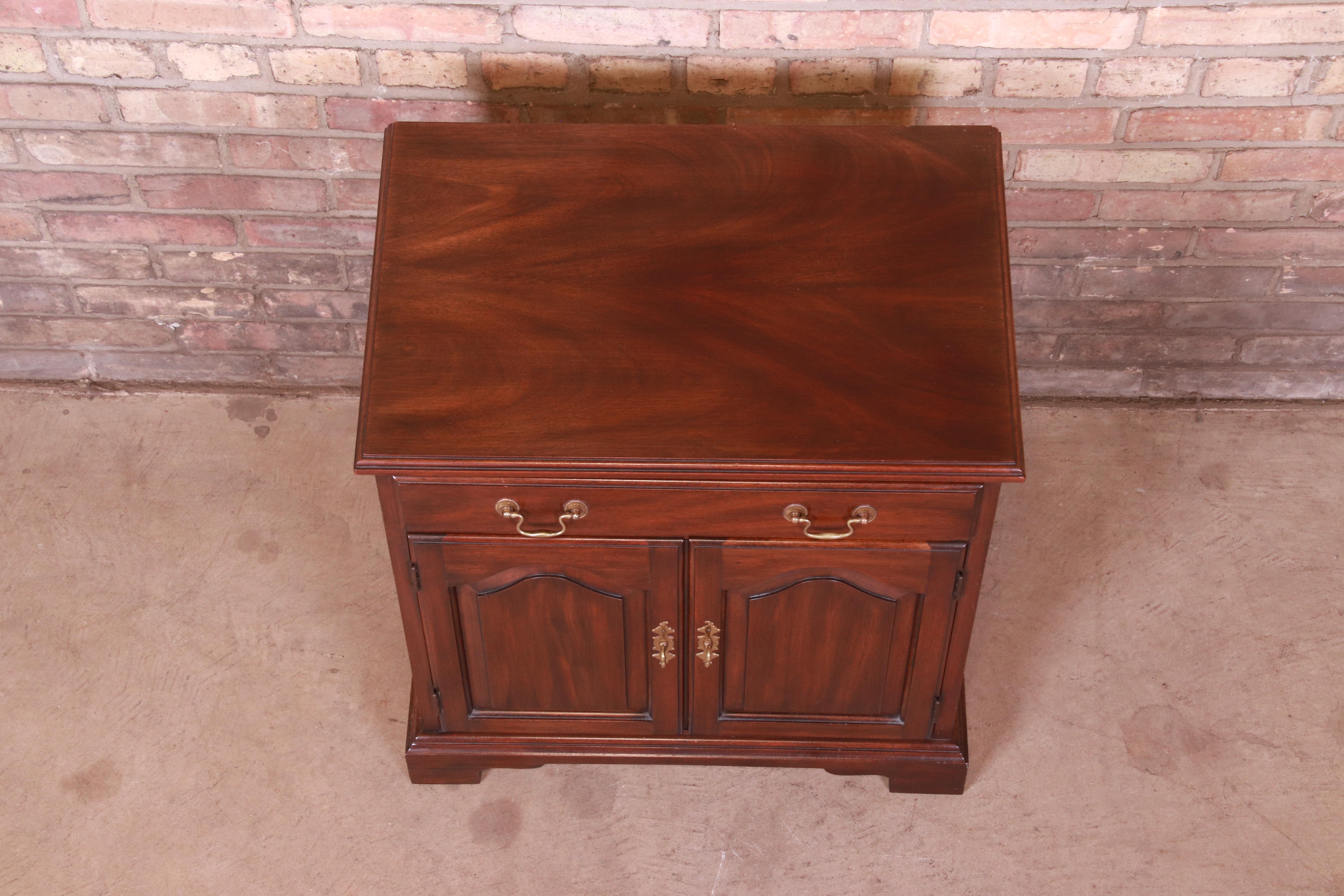 Henkel Harris Georgian Mahogany Nightstand 8