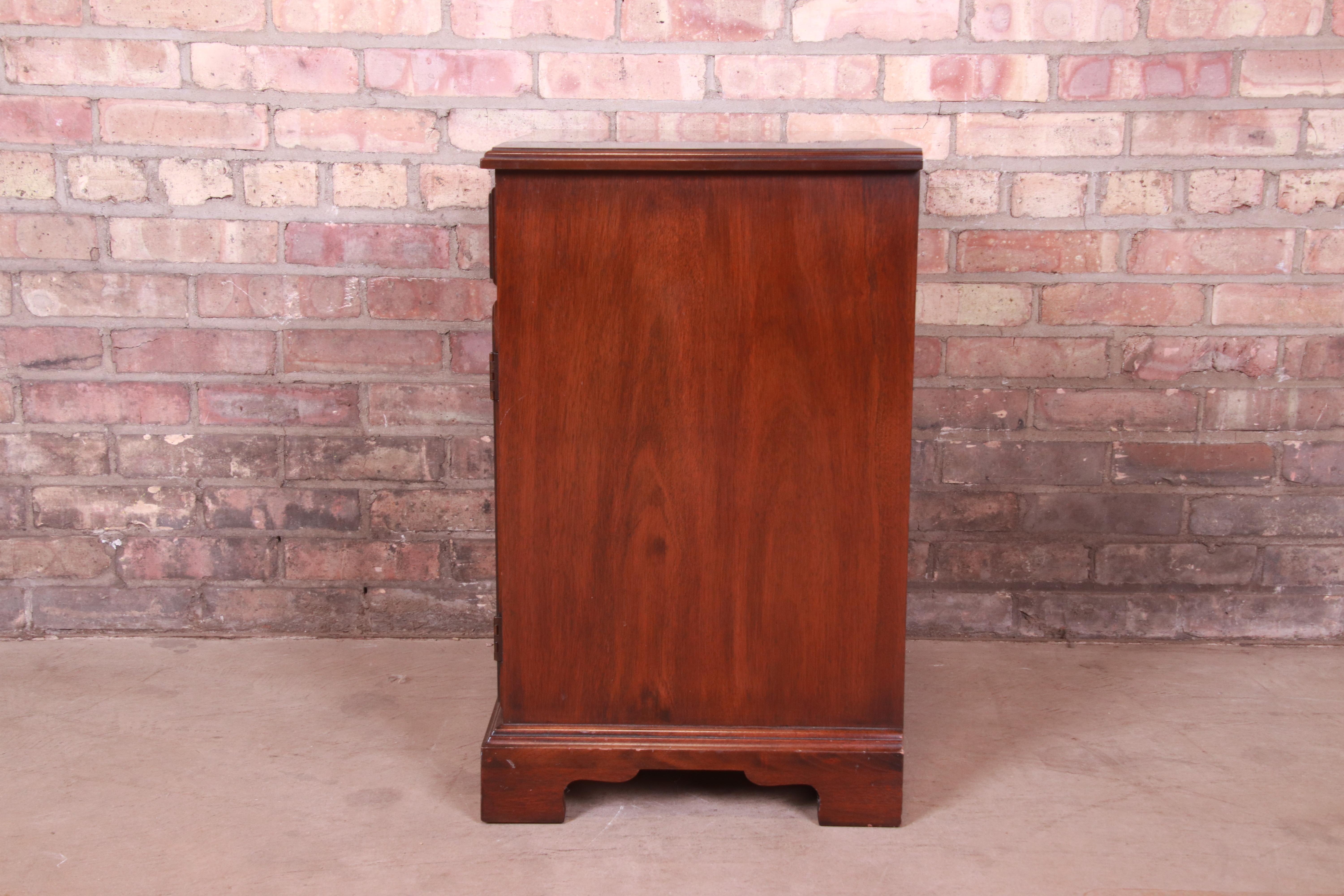 Henkel Harris Georgian Mahogany Nightstand 9