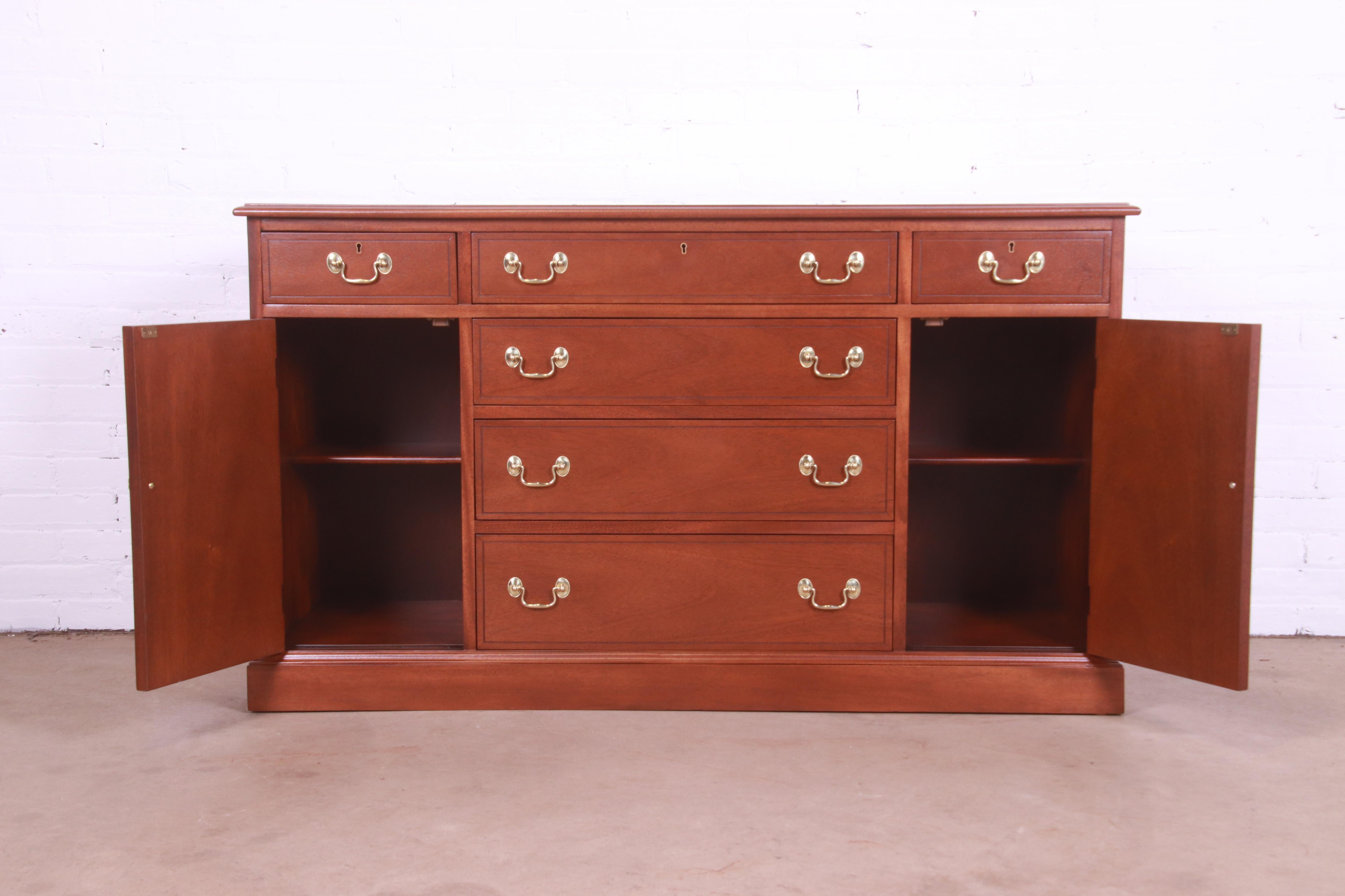 Henkel Harris Georgian Mahogany Sideboard Credenza or Bar Cabinet, Refinished For Sale 1