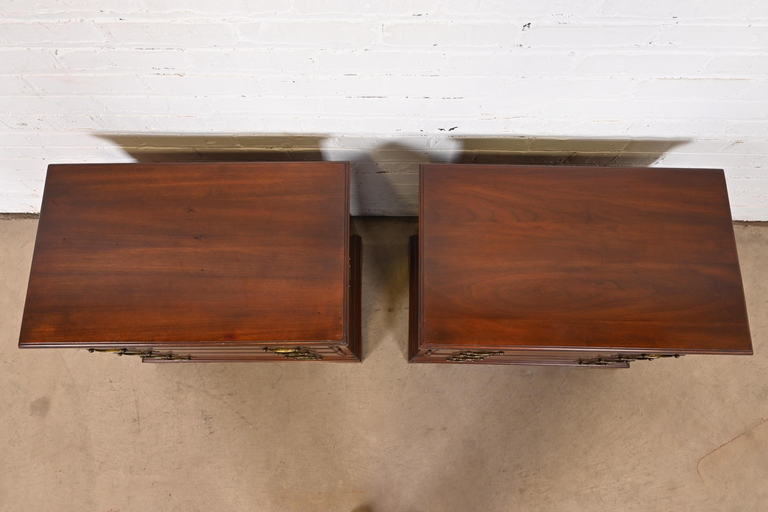 Henkel Harris Georgian Solid Cherry Wood Bedside Chests, Pair For Sale 4