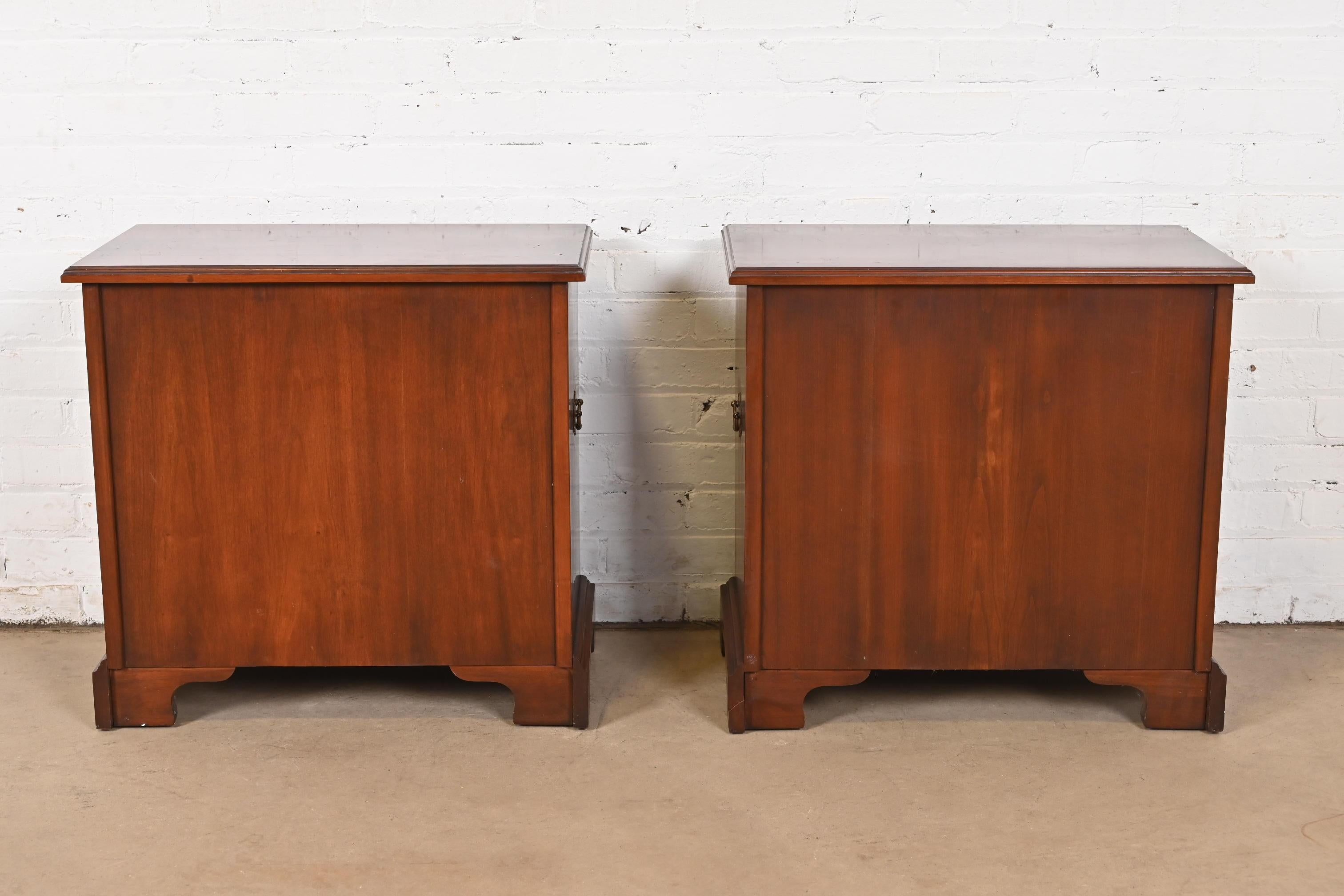 Henkel Harris Georgian Solid Cherry Wood Bedside Chests, Pair For Sale 6