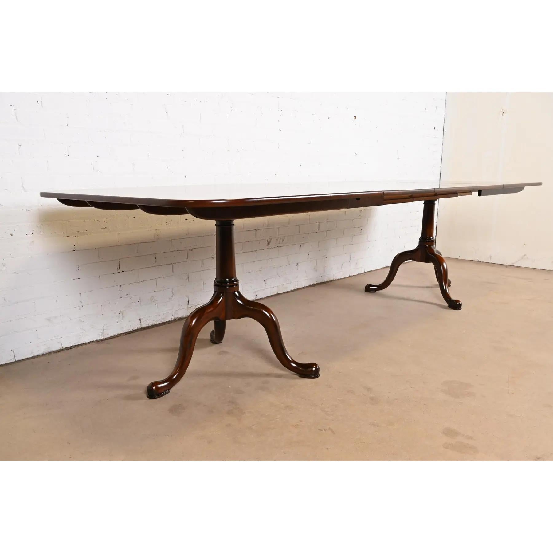 Late 20th Century Henkel Harris Georgian Solid Cherry Wood Double Pedestal Extension Dining Table For Sale