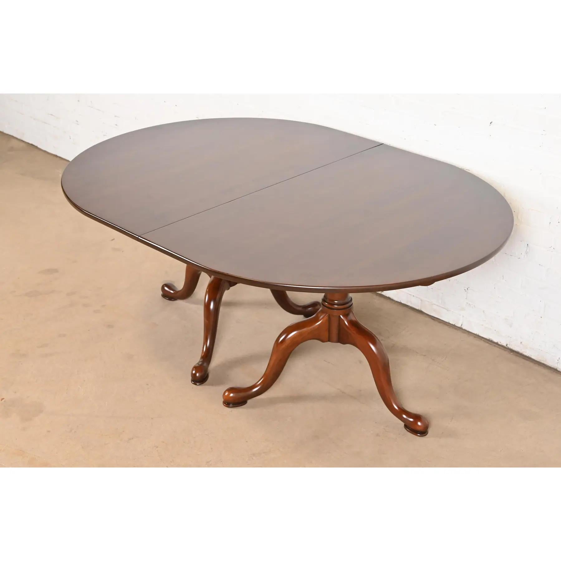 Henkel Harris Georgian Solid Cherry Wood Extension Dining Table, Refinished For Sale 4