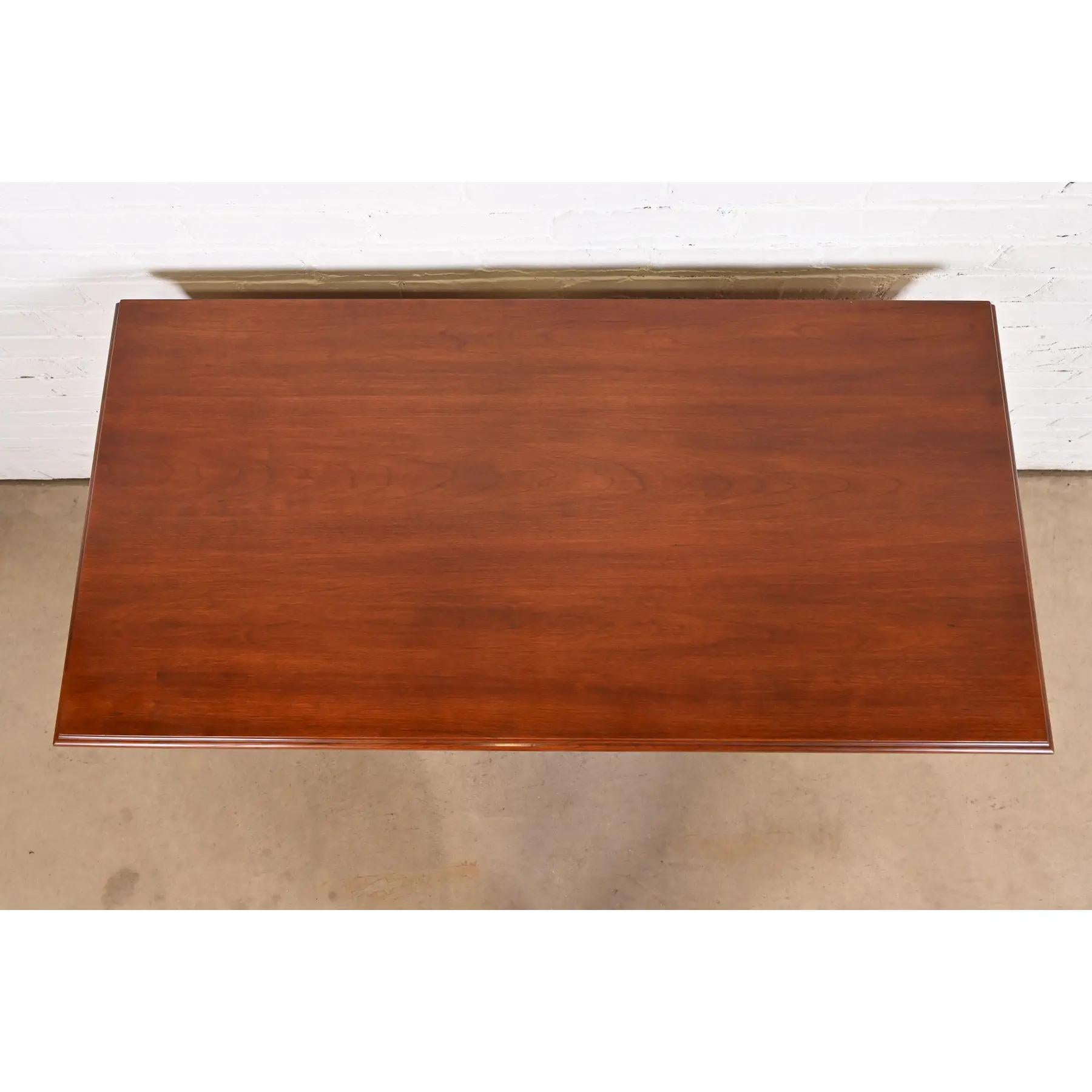 Henkel Harris Georgian Solid Cherry Wood Five-Drawer Dresser or Chest of Drawers For Sale 4