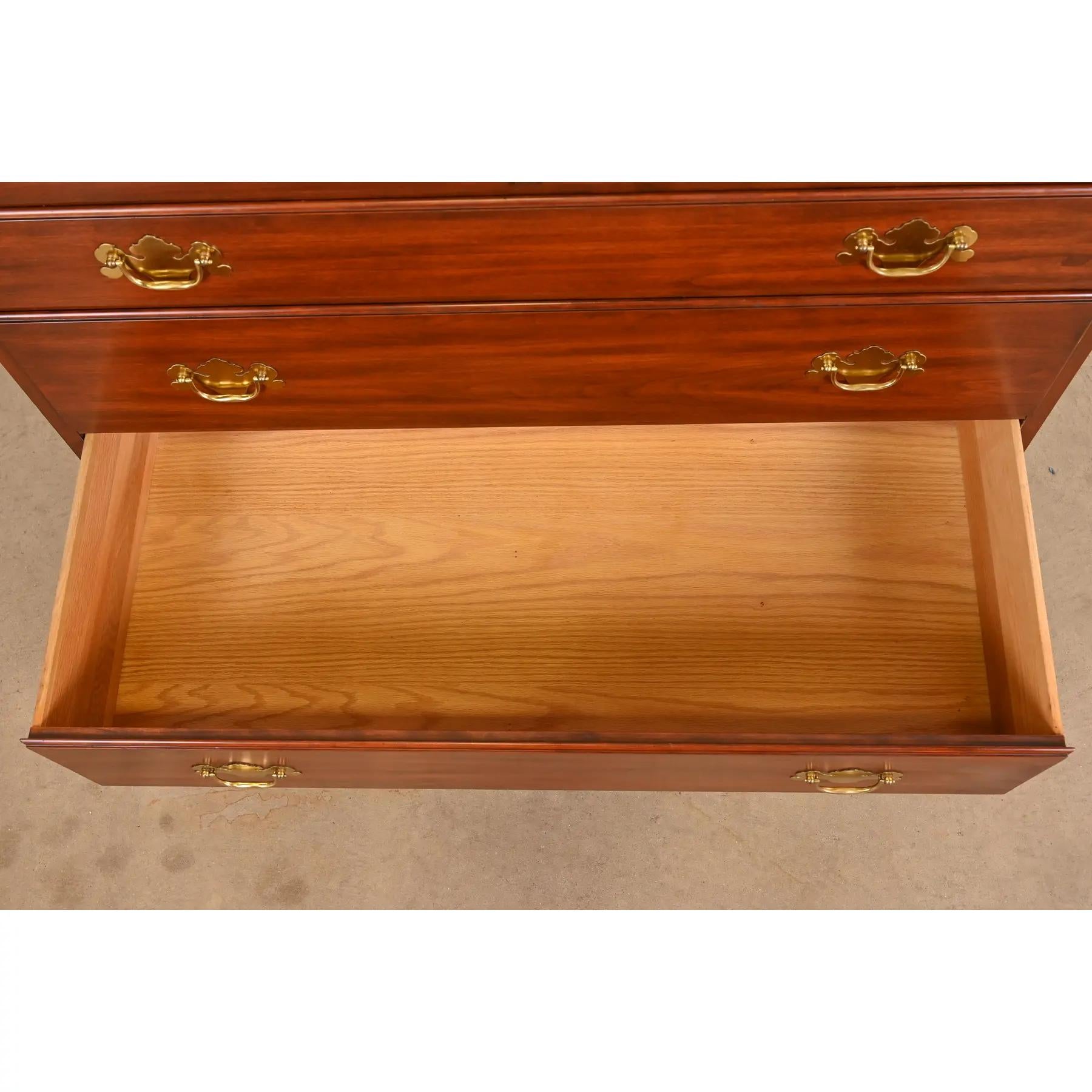 Henkel Harris Georgian Solid Cherry Wood Five-Drawer Dresser or Chest of Drawers For Sale 1