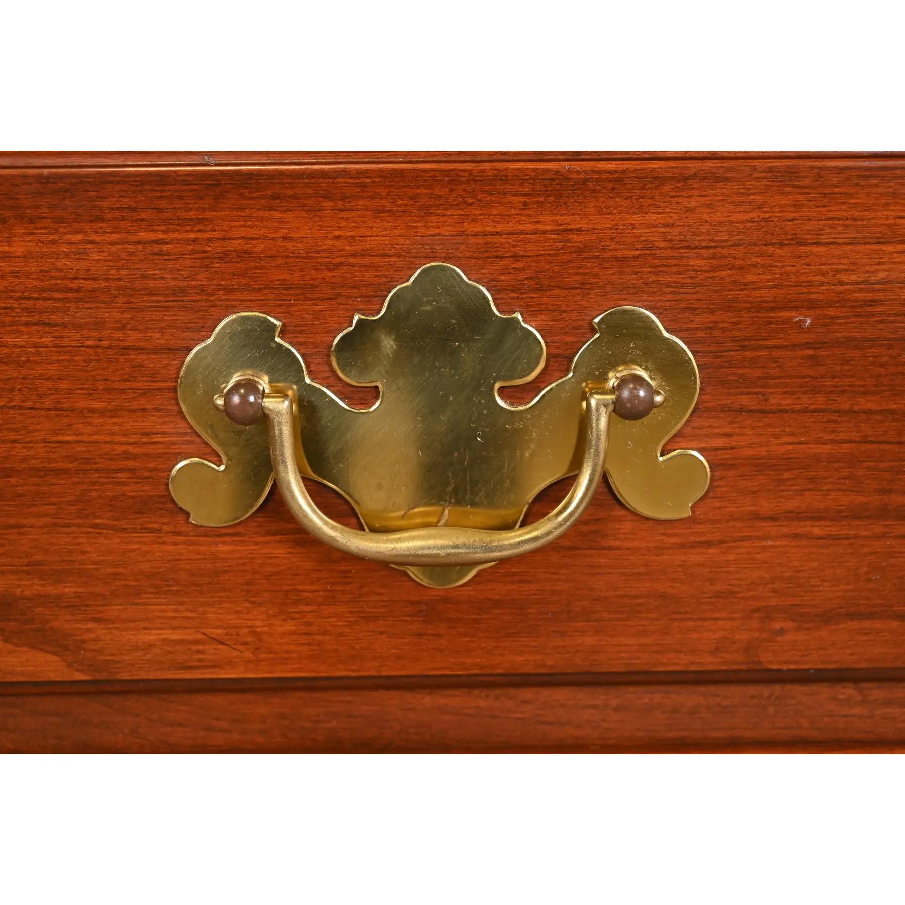 Henkel Harris Georgian Solid Cherry Wood Five-Drawer Dresser or Chest of Drawers For Sale 2