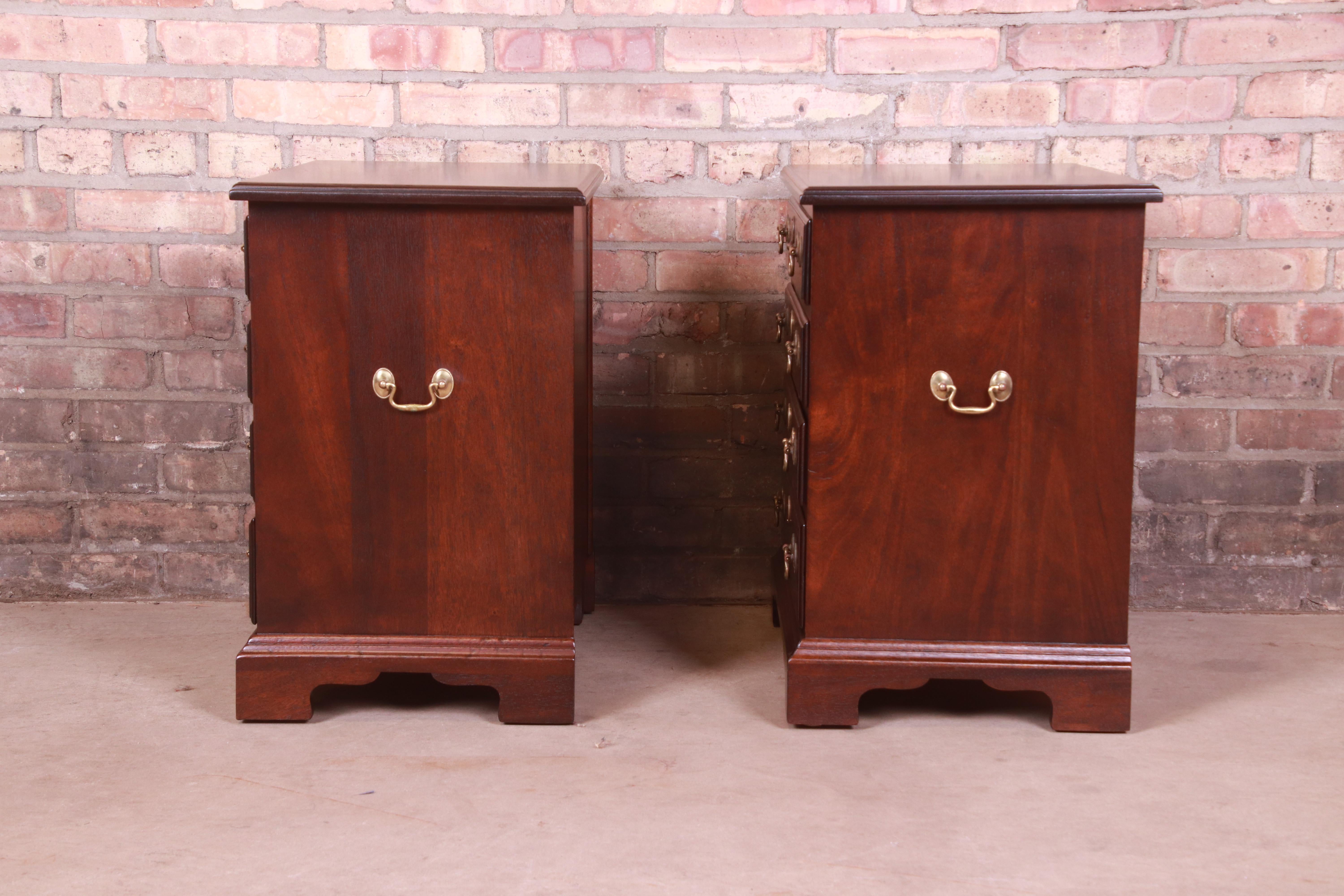 Henkel Harris Georgian Solid Mahogany Bedside Chests, Newly Refinished For Sale 4