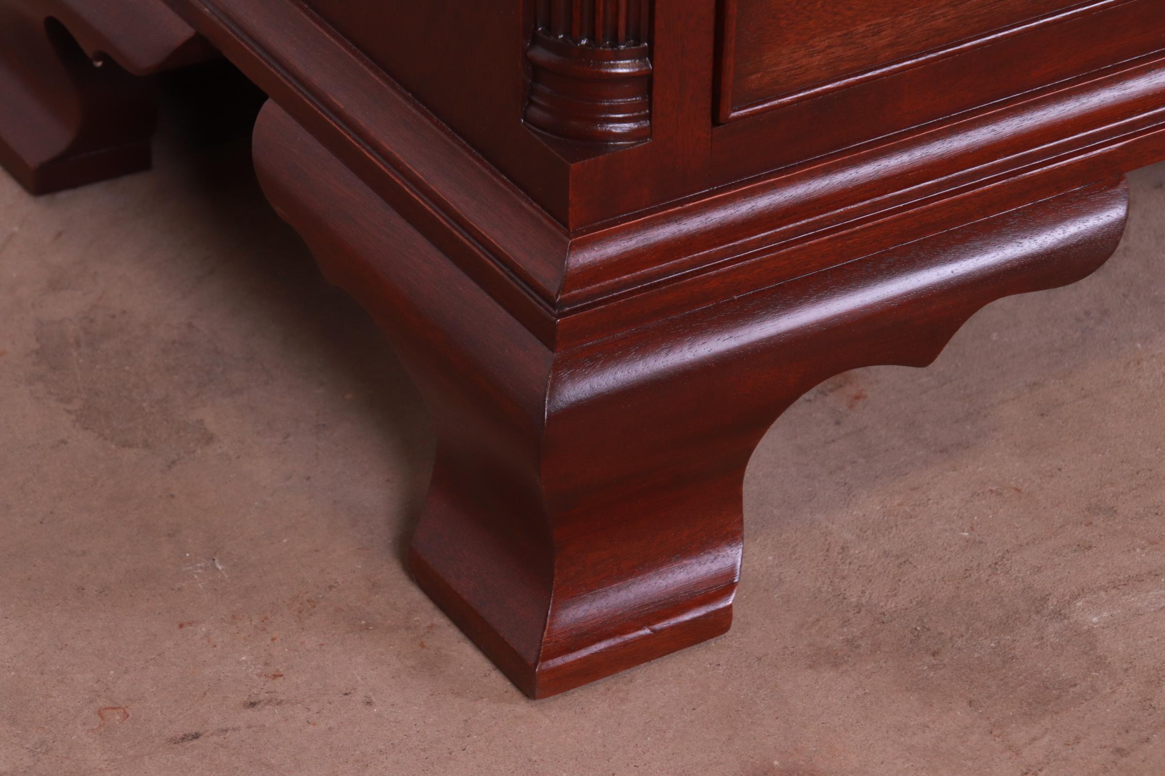 Henkel Harris Georgian Solid Mahogany Bedside Chests, Newly Refinished 11