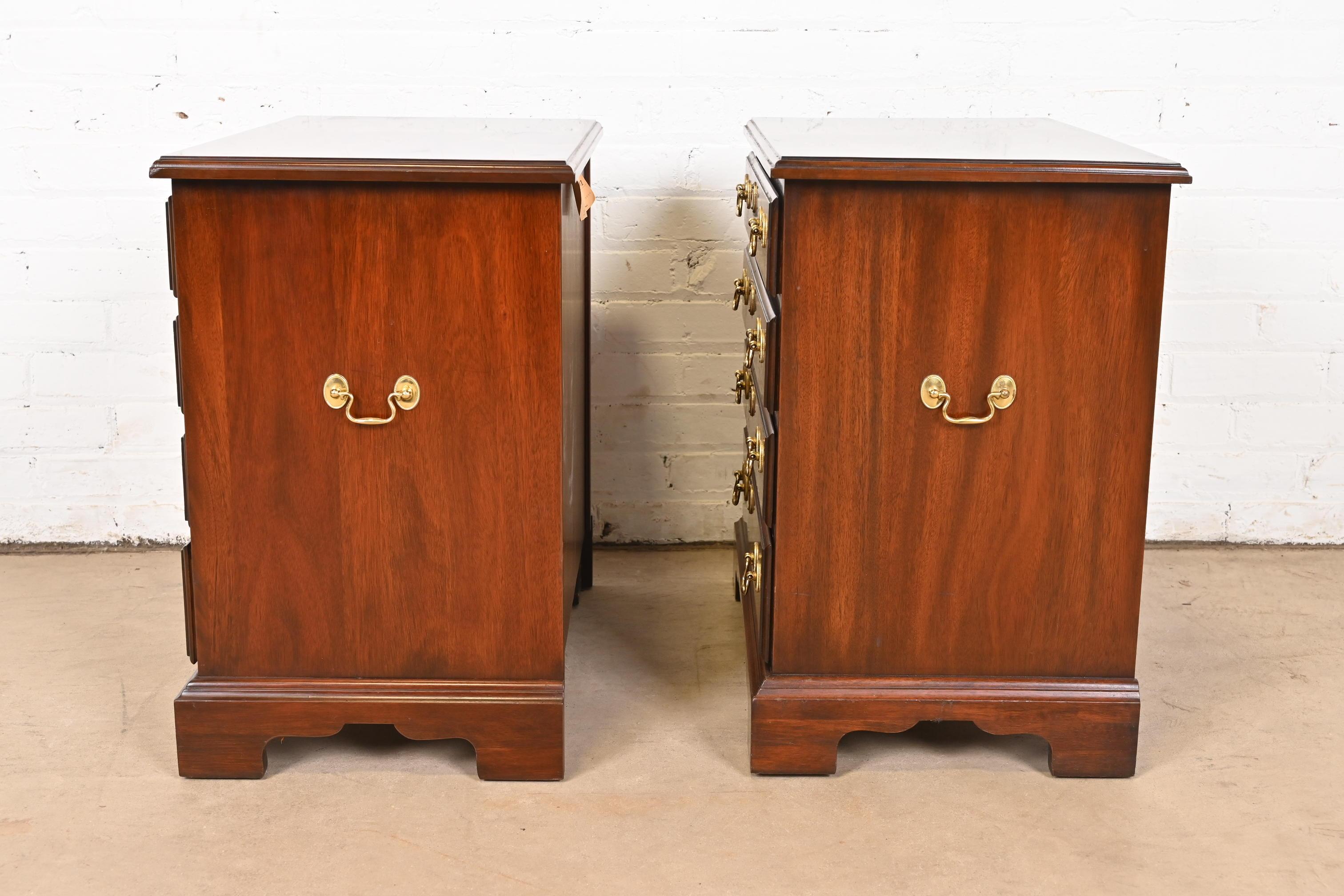Henkel Harris Georgian Solid Mahogany Bedside Chests, Pair 7