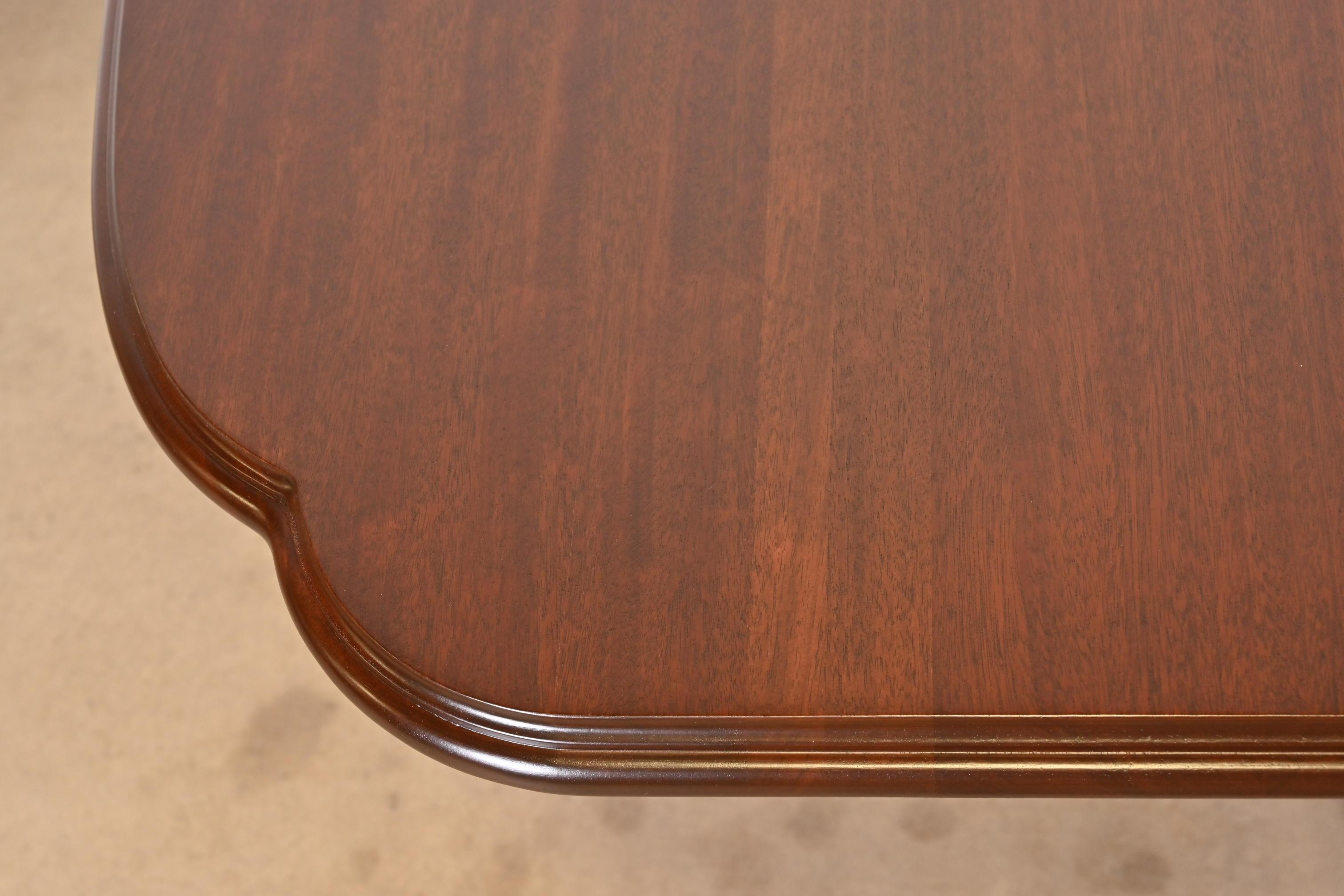 Henkel Harris Georgian Solid Mahogany Double Pedestal Dining Table, Refinished For Sale 8