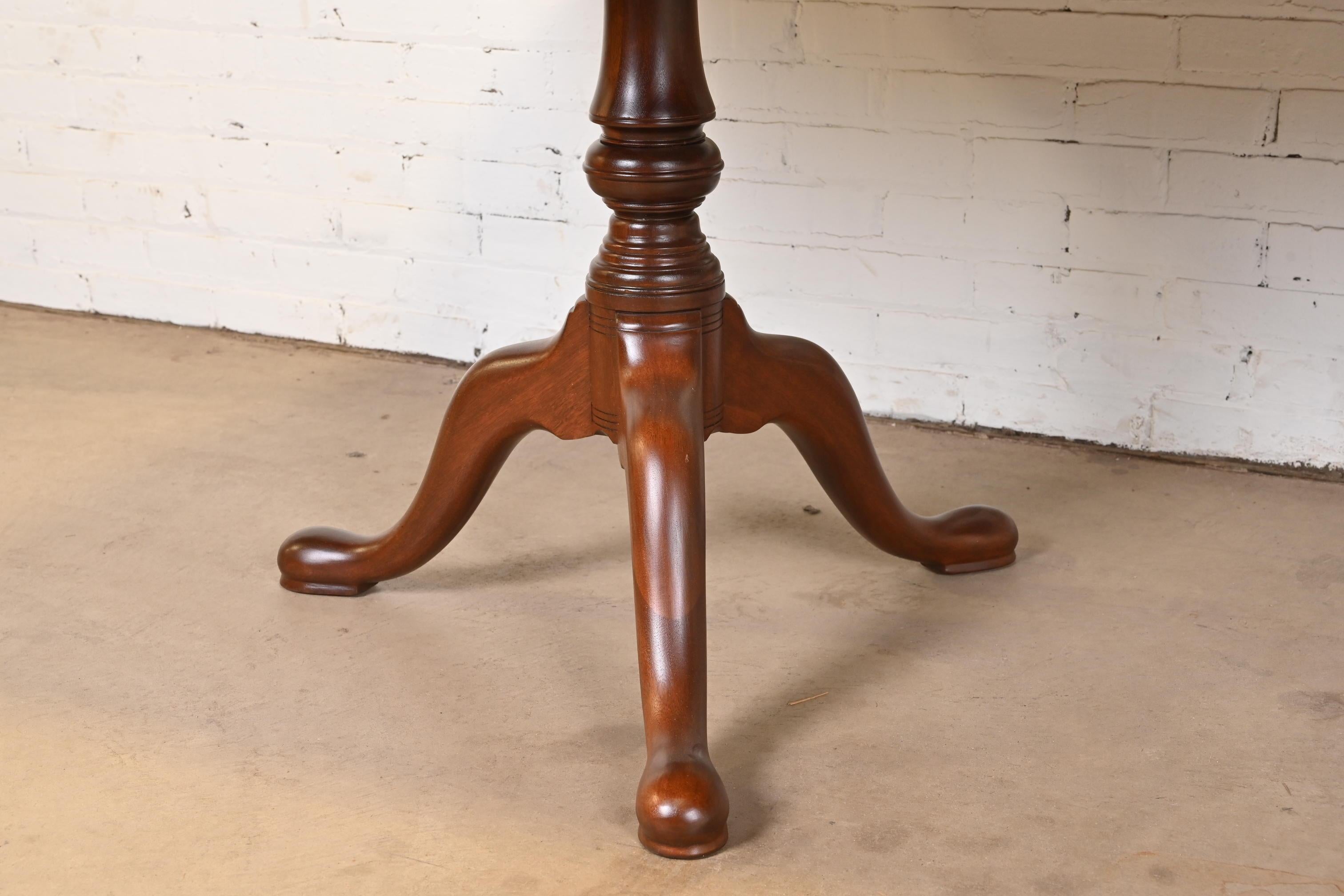 Henkel Harris Georgian Solid Mahogany Double Pedestal Dining Table, Refinished 9