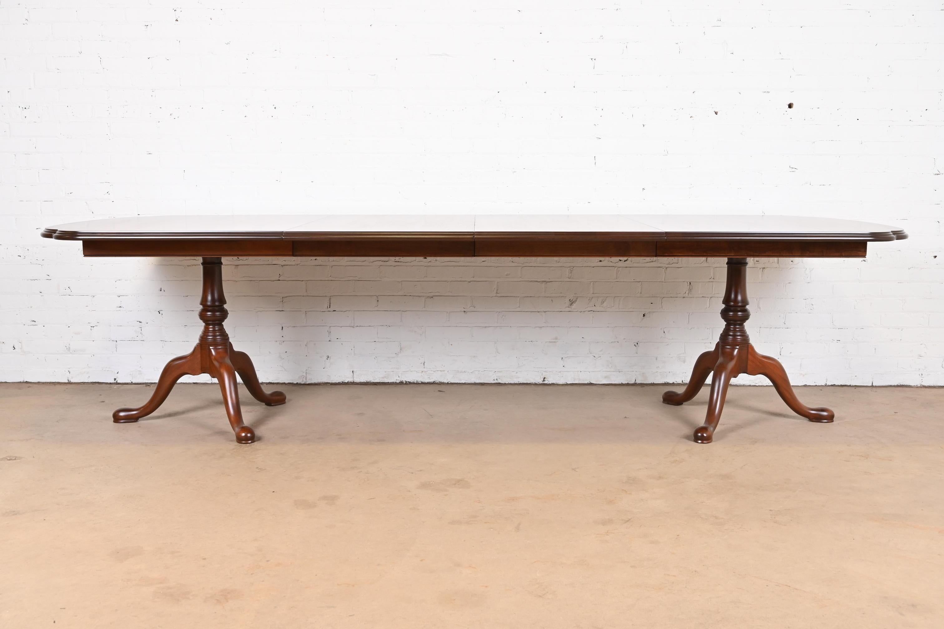 Contemporary Henkel Harris Georgian Solid Mahogany Double Pedestal Dining Table, Refinished For Sale