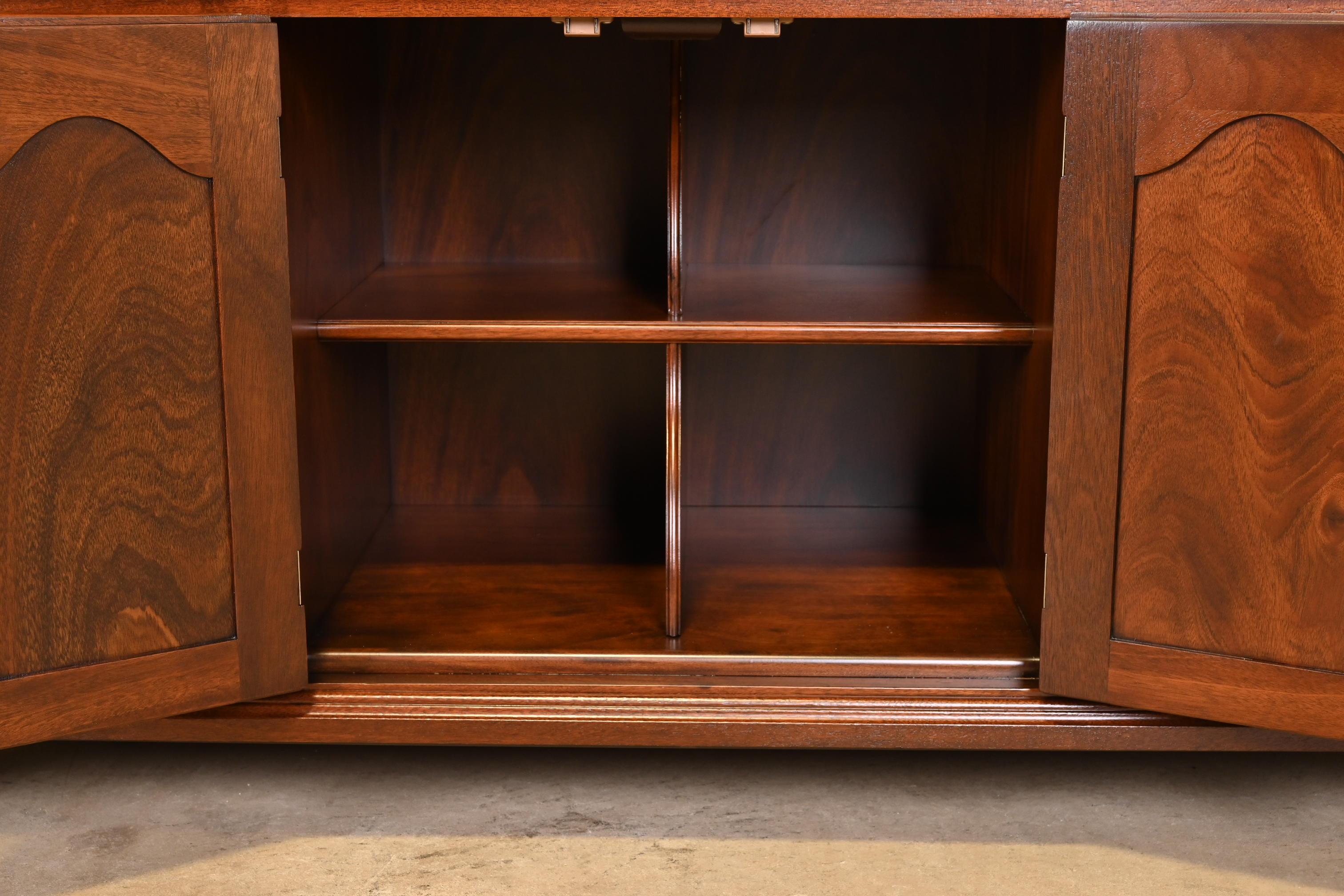 Henkel Harris Georgian Solid Mahogany Dresser or Credenza, Newly Refinished For Sale 5