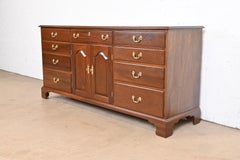 Cómoda o Credenza Georgiana de Caoba Maciza Henkel Harris, Recién Acabada