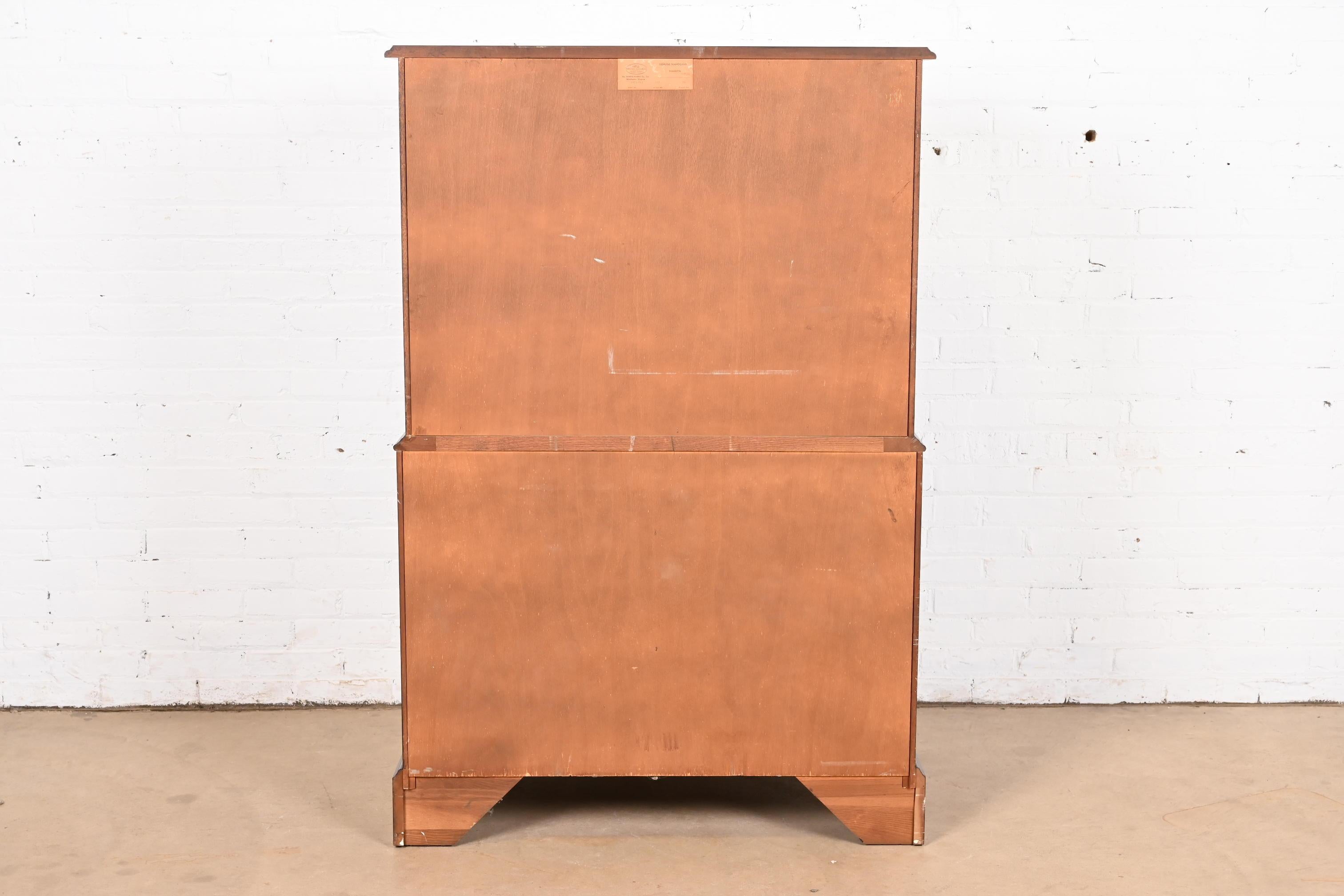Comò a otto cassetti in mogano massiccio Henkel Harris, 1973 in vendita 5
