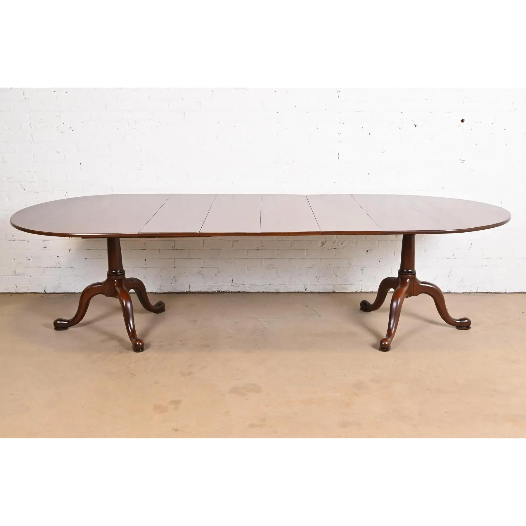Henkel Harris Georgian Solid Cherry Extension Dining Table, Newly Refinished In Good Condition For Sale In South Bend, IN