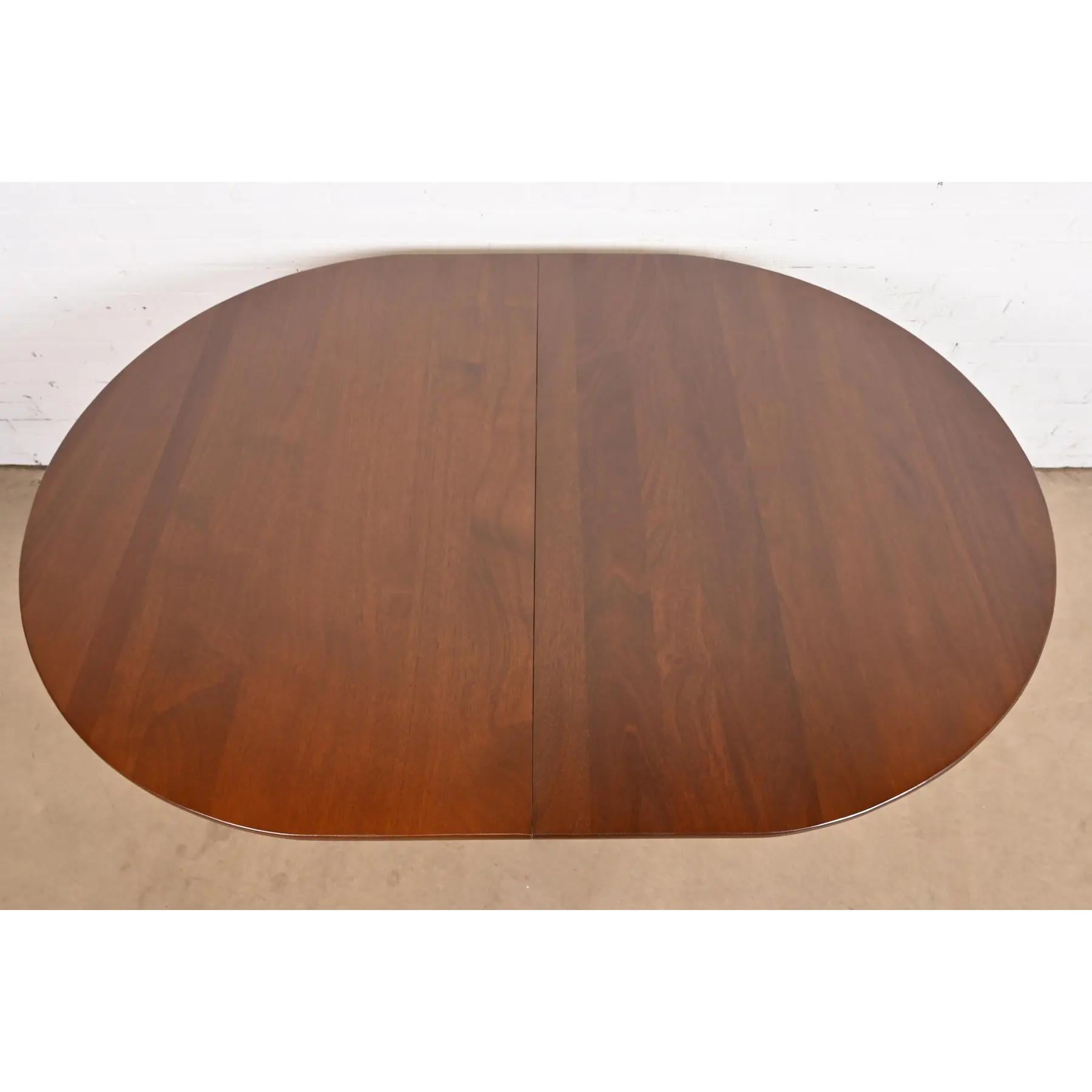 Henkel Harris Georgian Solid Cherry Extension Dining Table, Newly Refinished For Sale 4