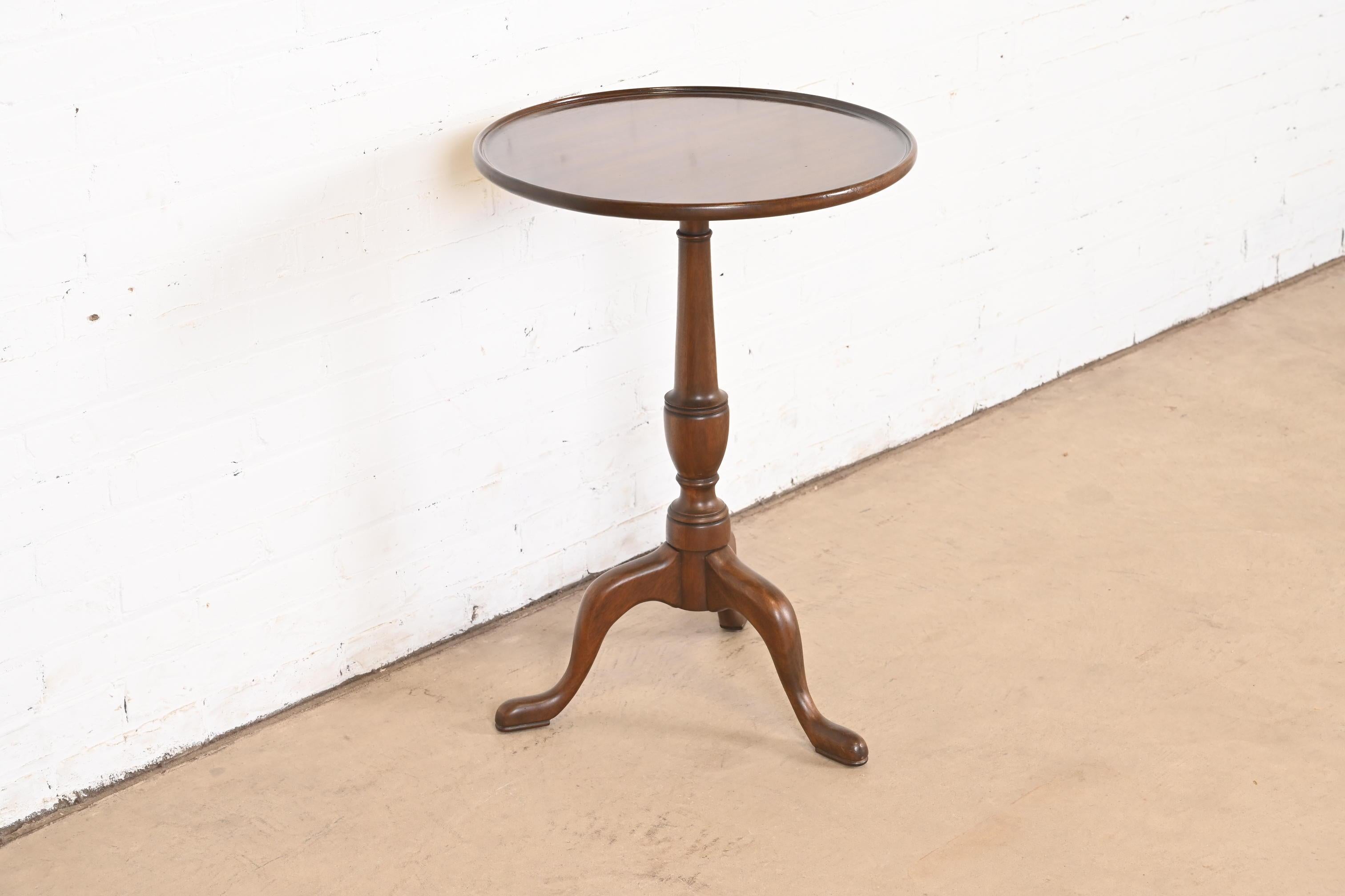 Henkel Harris Georgian Solid Mahogany Pedestal Tea Table 1
