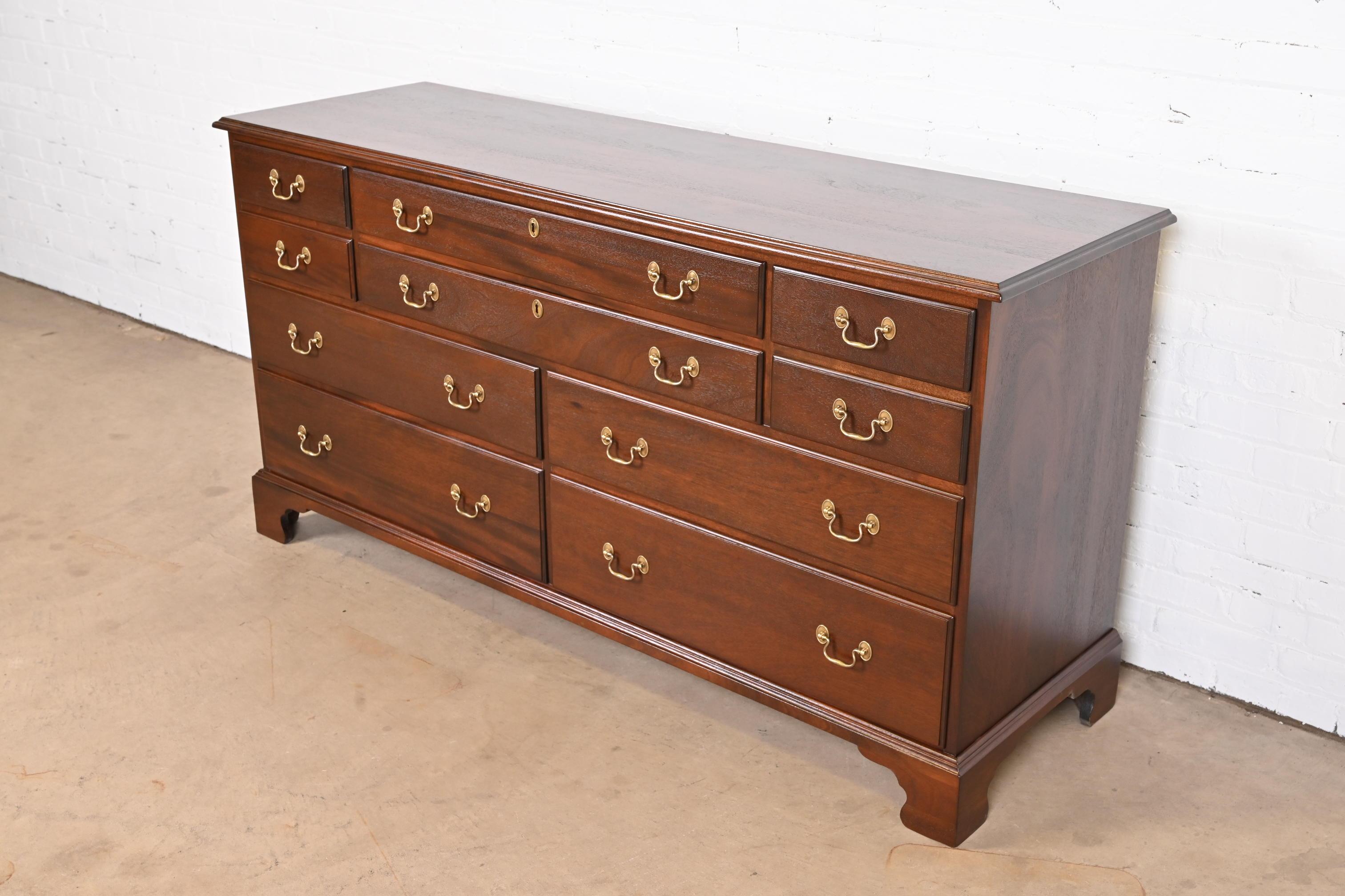Late 20th Century Henkel Harris Georgian Solid Mahogany Ten-Drawer Dresser, Newly Refinished