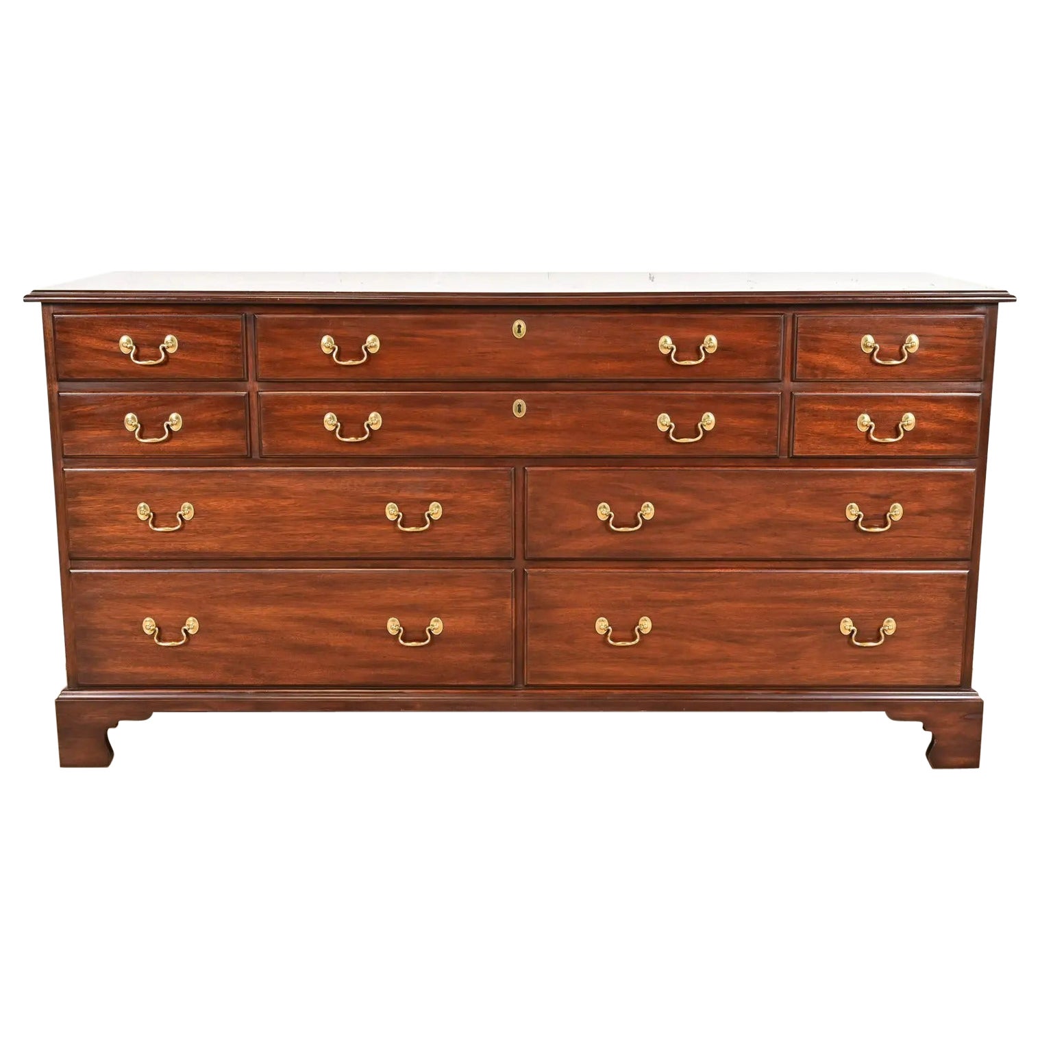 Comò o credenza a dieci cassetti in mogano massiccio di Henkel Harris in vendita