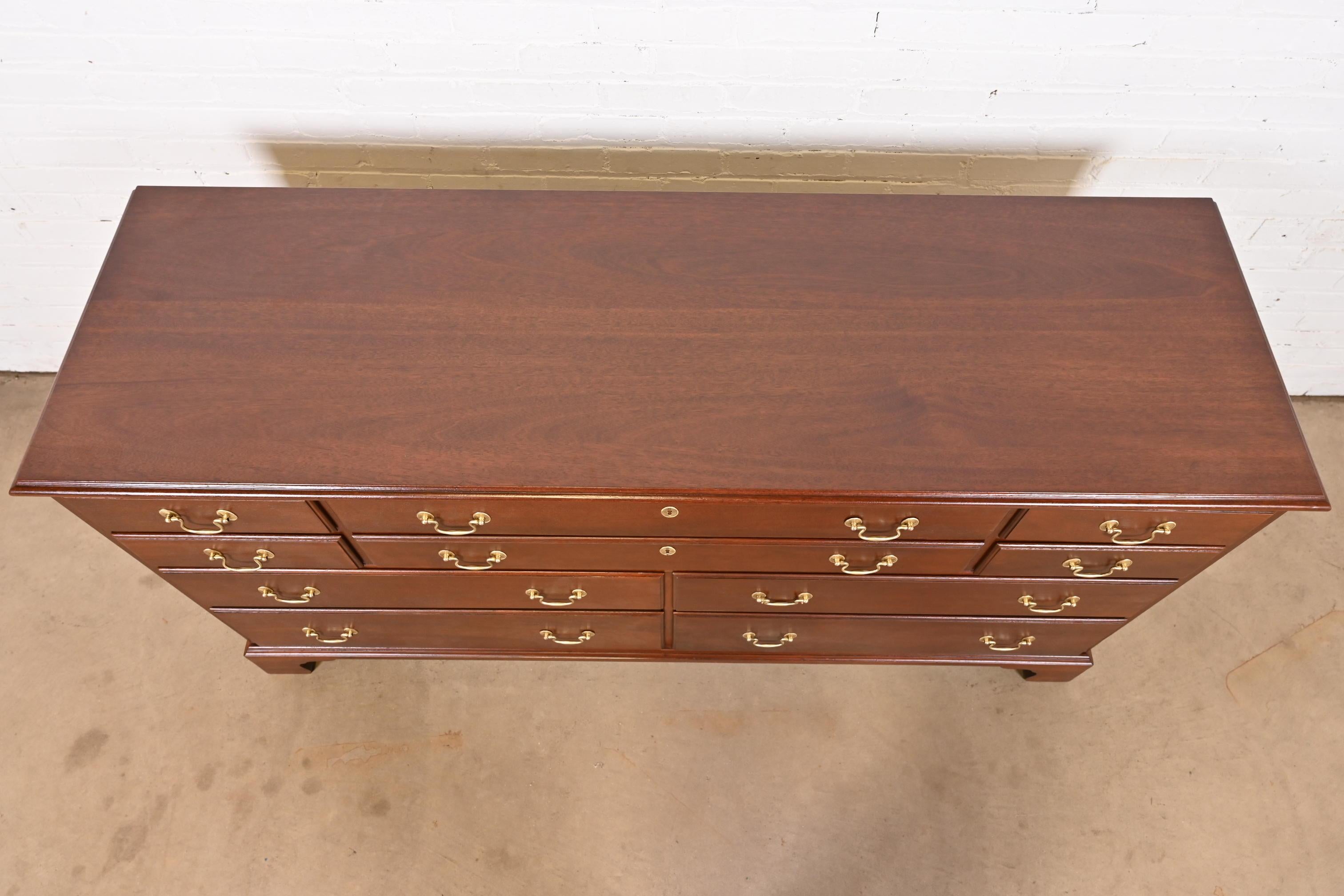 Henkel Harris Georgian Solid Mahogany Ten-Drawer Dresser or Credenza, Refinished For Sale 4