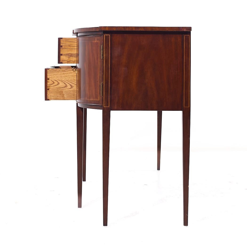 XXI secolo e contemporaneo Credenza in mogano intarsiato di metà secolo di Henkel Harris Hepplewhite in vendita