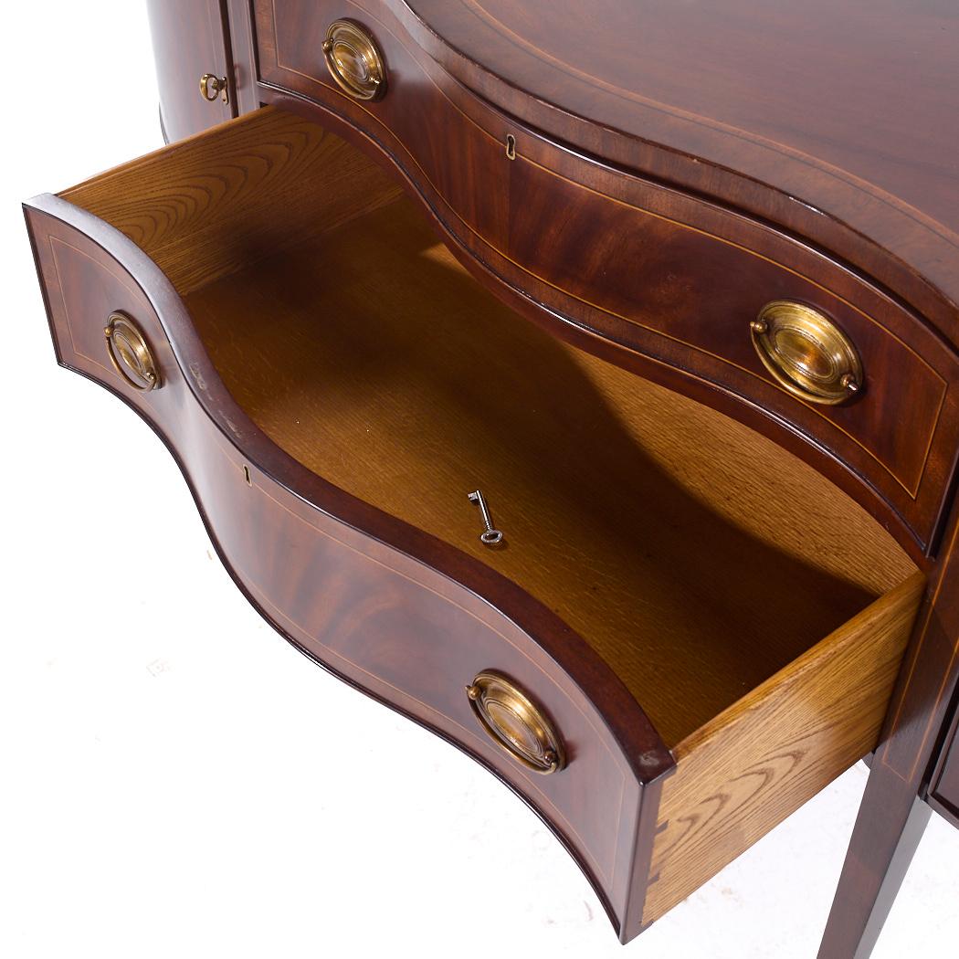 Credenza in mogano intarsiato di metà secolo di Henkel Harris Hepplewhite in vendita 2
