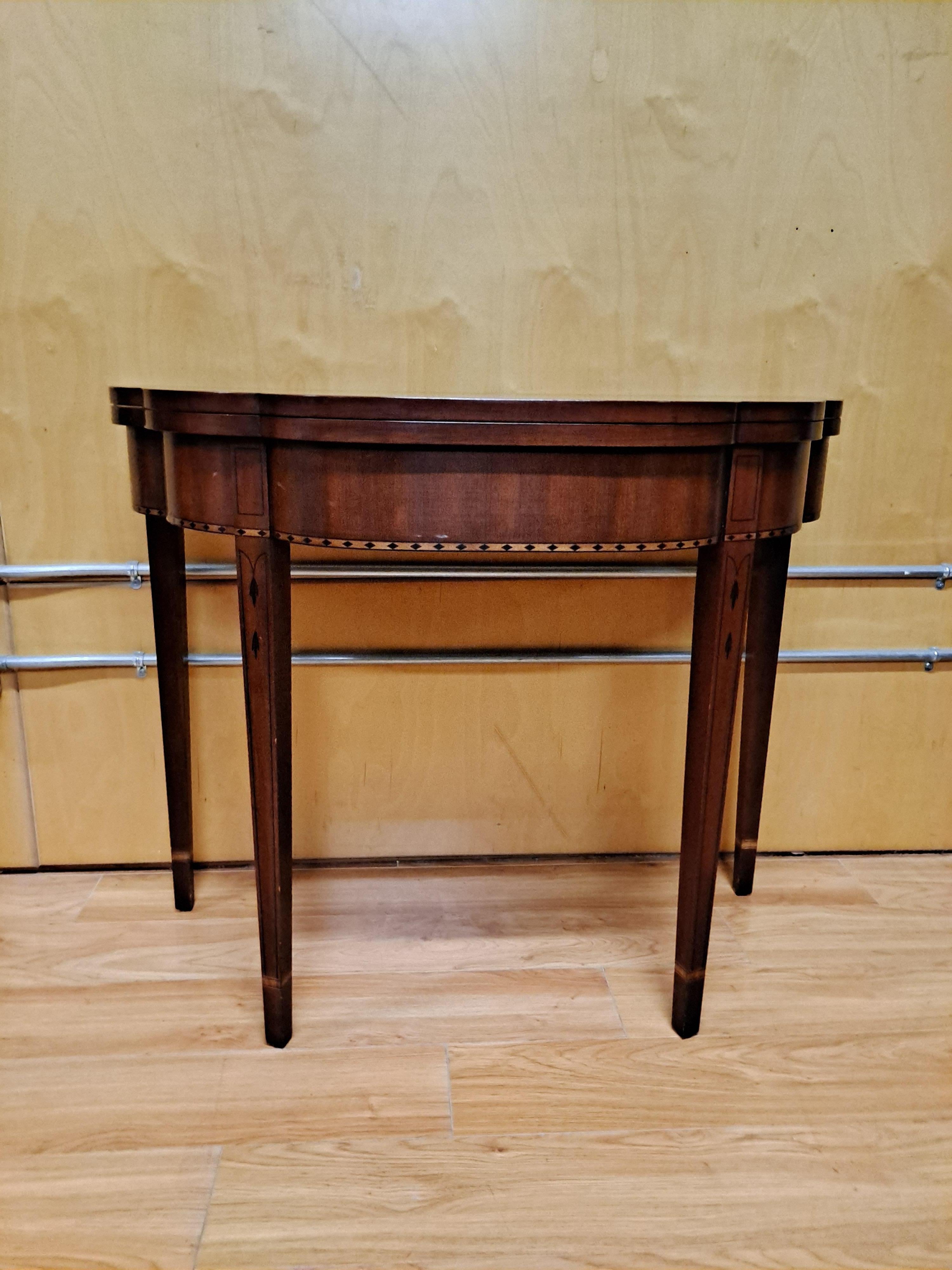 Henkel-Harris Mahogany Flip-Top Games Table In Good Condition In San Francisco, CA