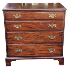 Henkel-Harris commode de garçonne en acajou véritable du milieu du siècle dernier