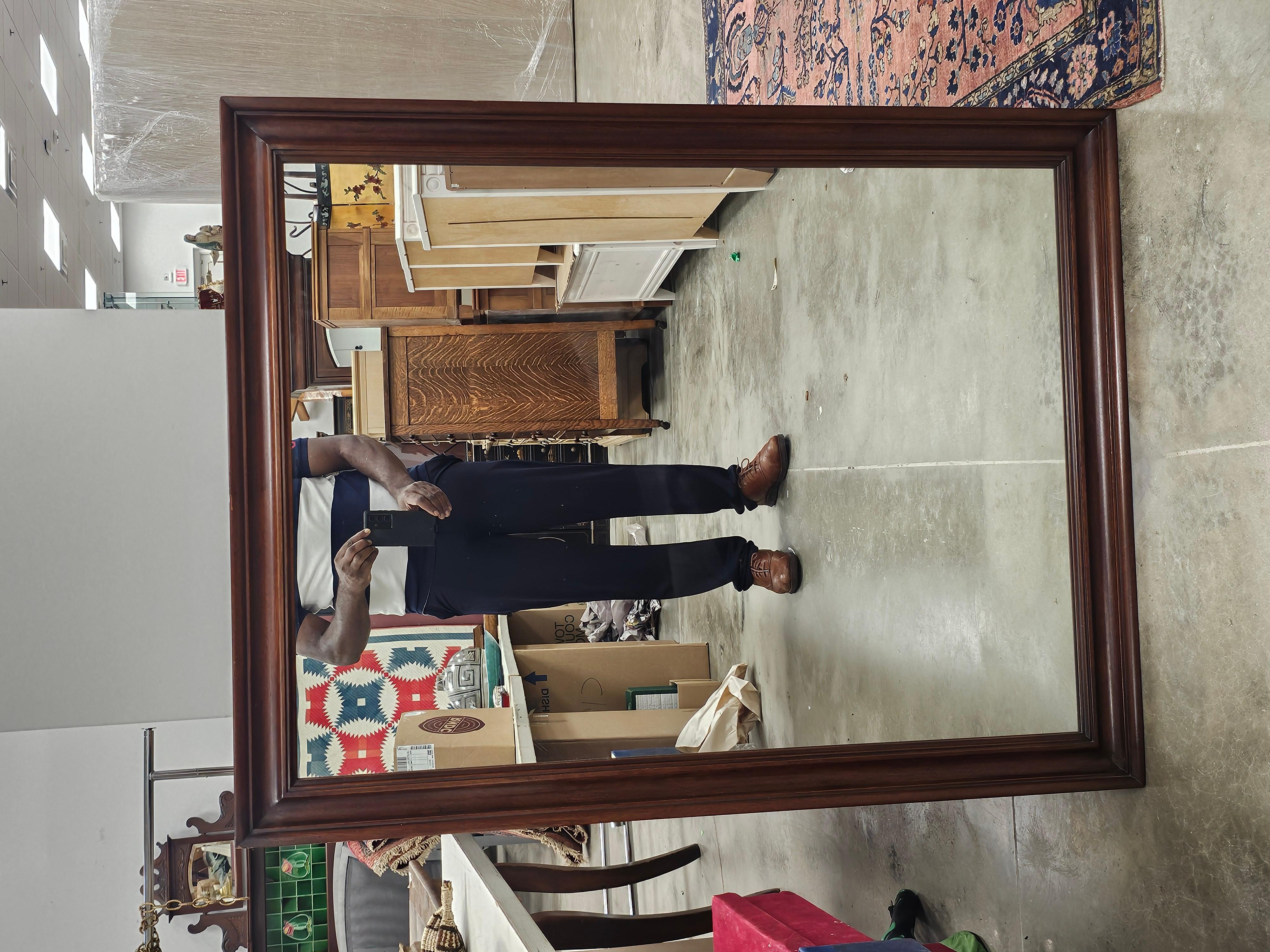 Henkel-Harris Neoclassical Mahogany Framed Wall Mirror For Sale 1