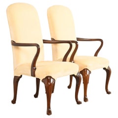 Poltrone imbottite in mogano intagliato di Henkel Harris Queen Anne, coppia