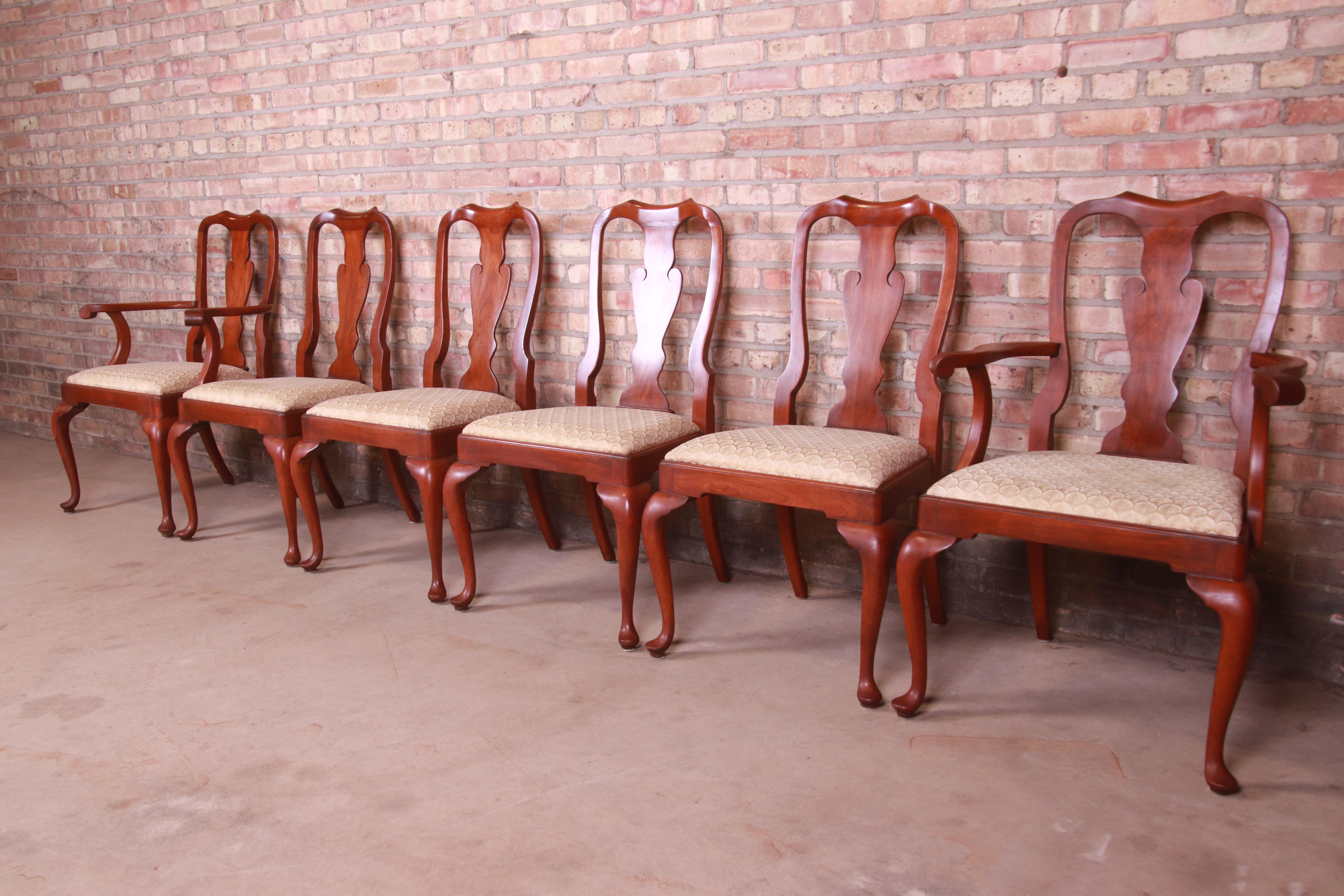 20th Century Henkel Harris Queen Anne Cherry Wood Fiddle Back Dining Chairs, Set of Six