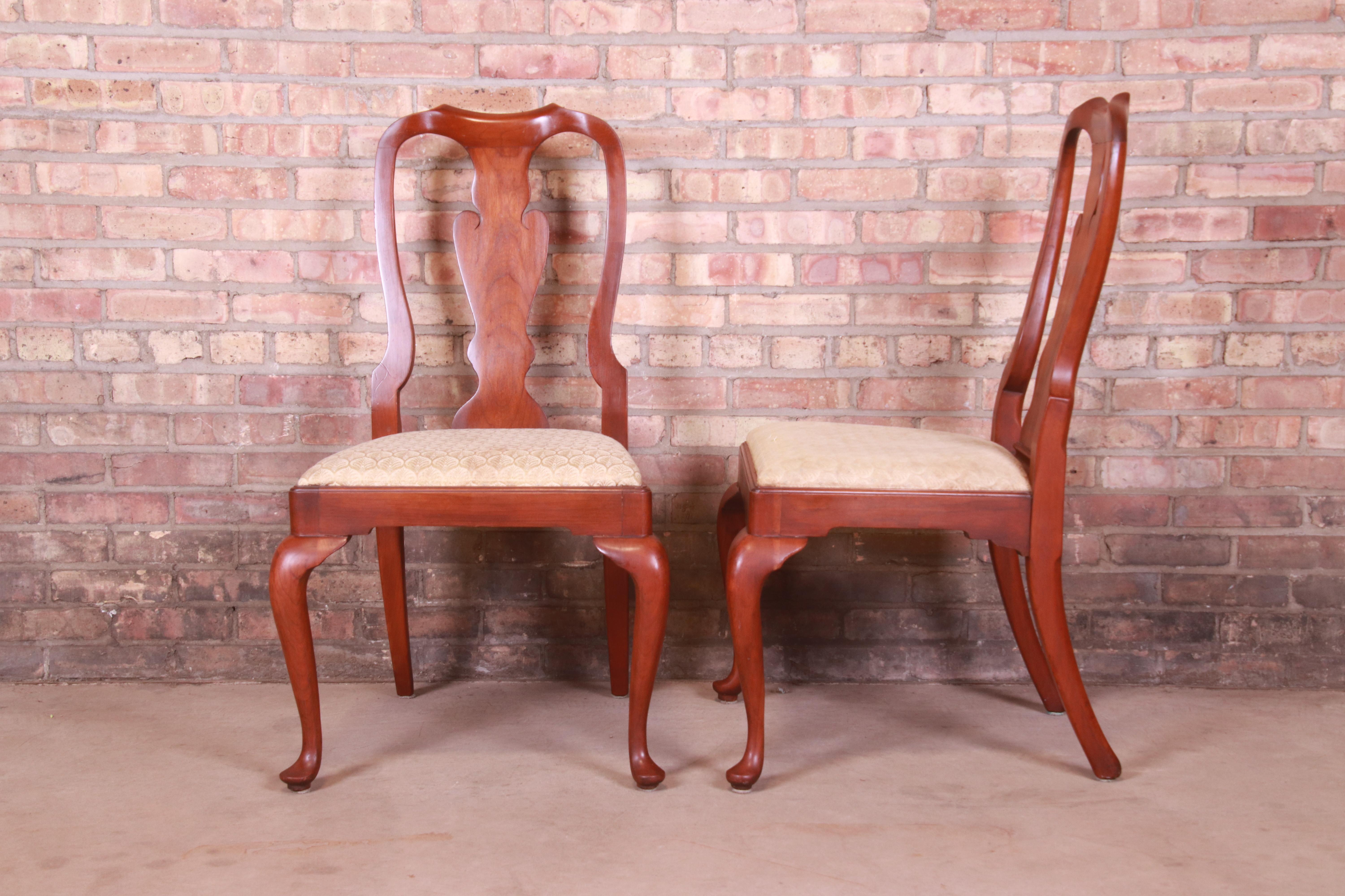 Henkel Harris Queen Anne Cherry Wood Fiddle Back Dining Chairs, Set of Six 3
