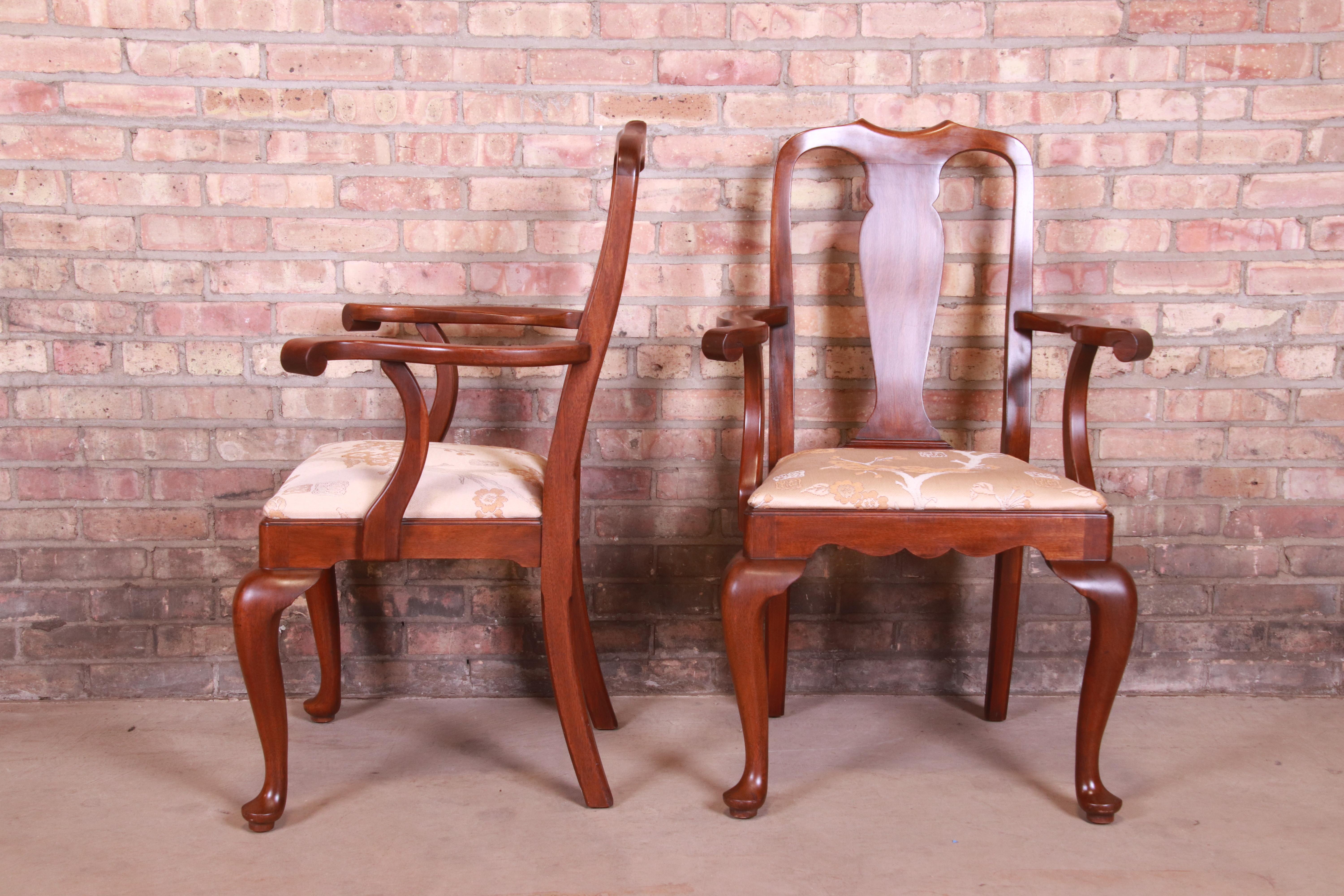 Henkel Harris Queen Anne Mahogany Dining Chairs, Set of Eight 3