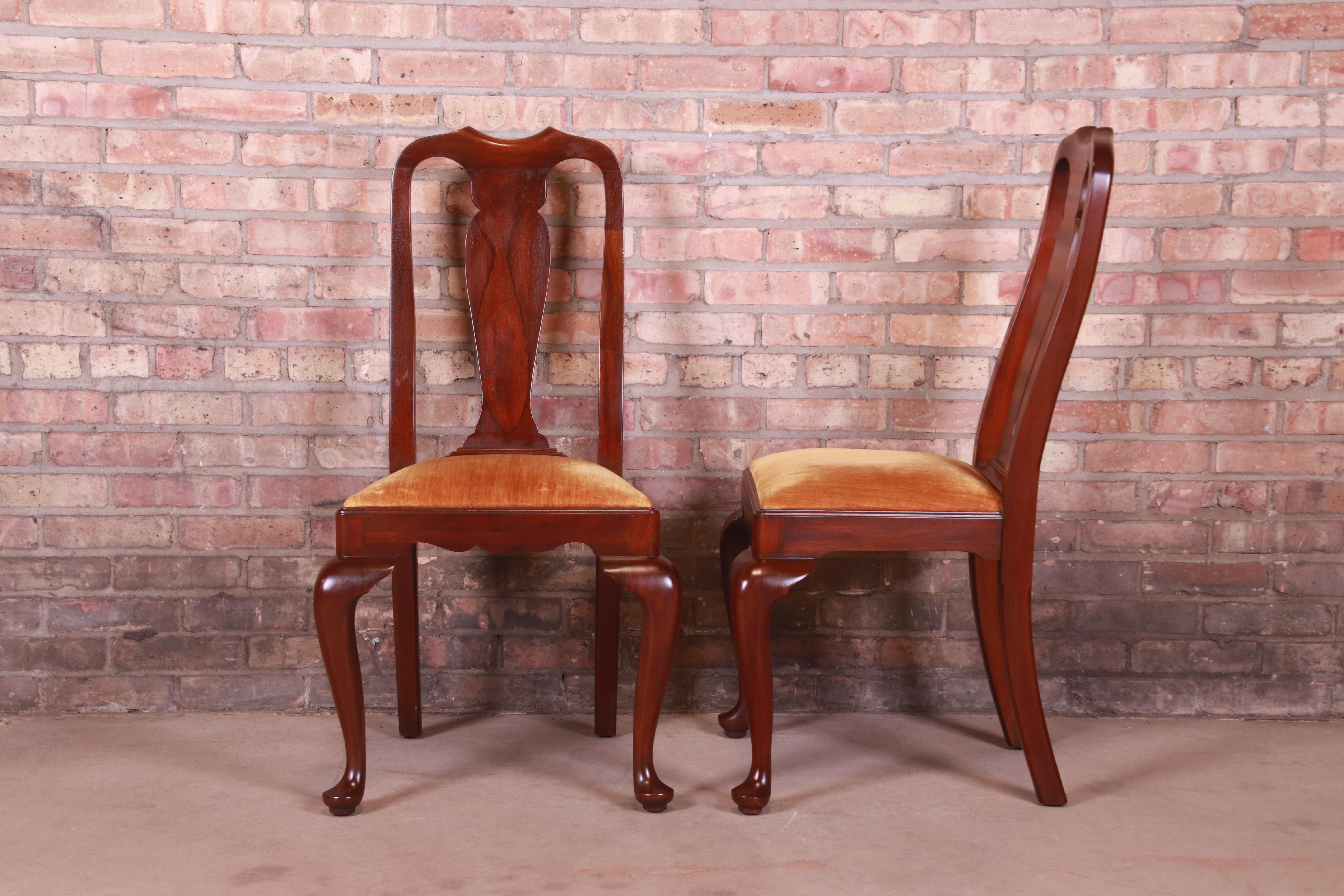 Henkel Harris Queen Anne Mahogany Dining Chairs, Set of Six 3
