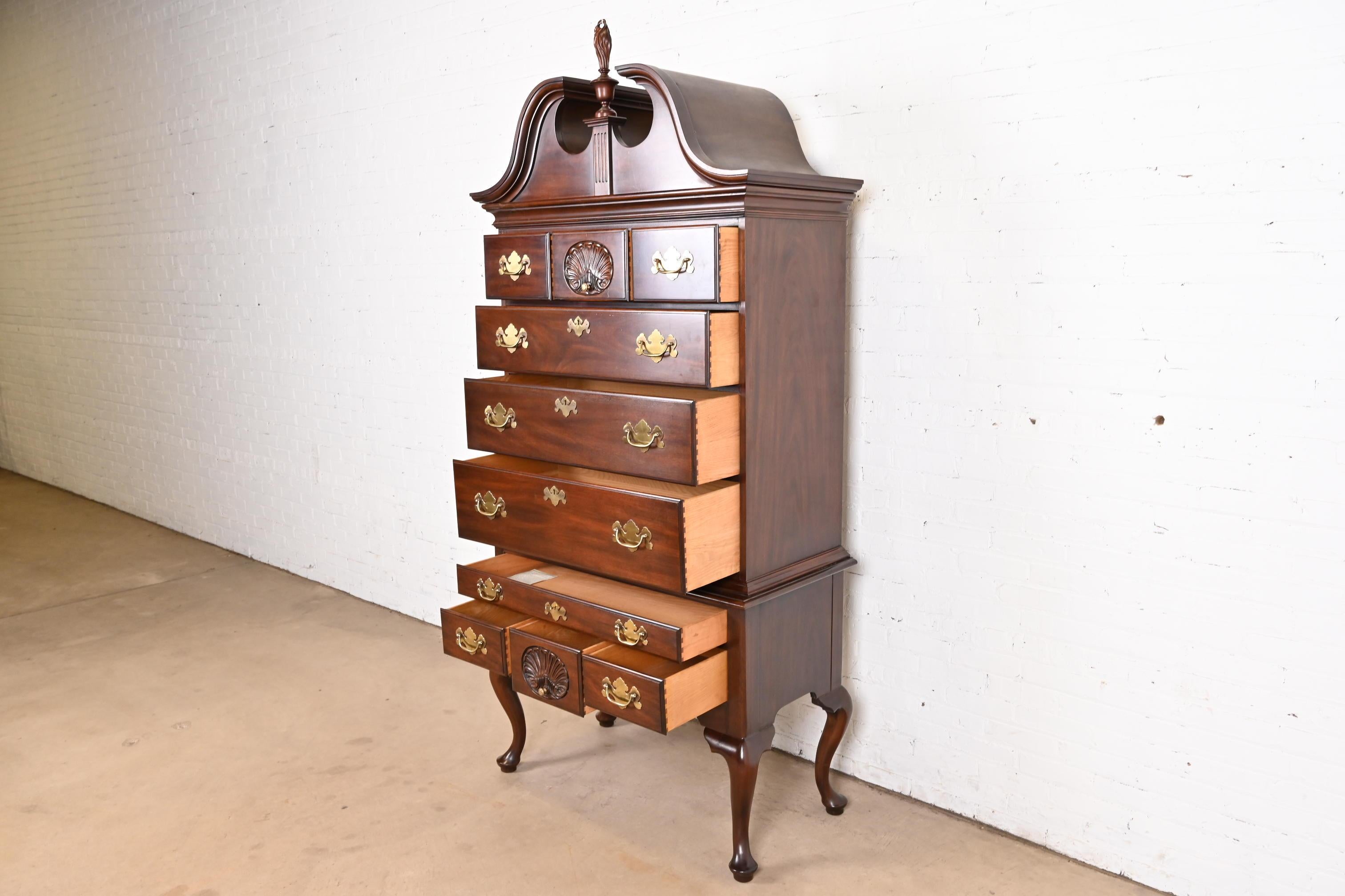 Henkel Harris Queen Anne Mahogany Highboy Dresser, 1977 For Sale 1