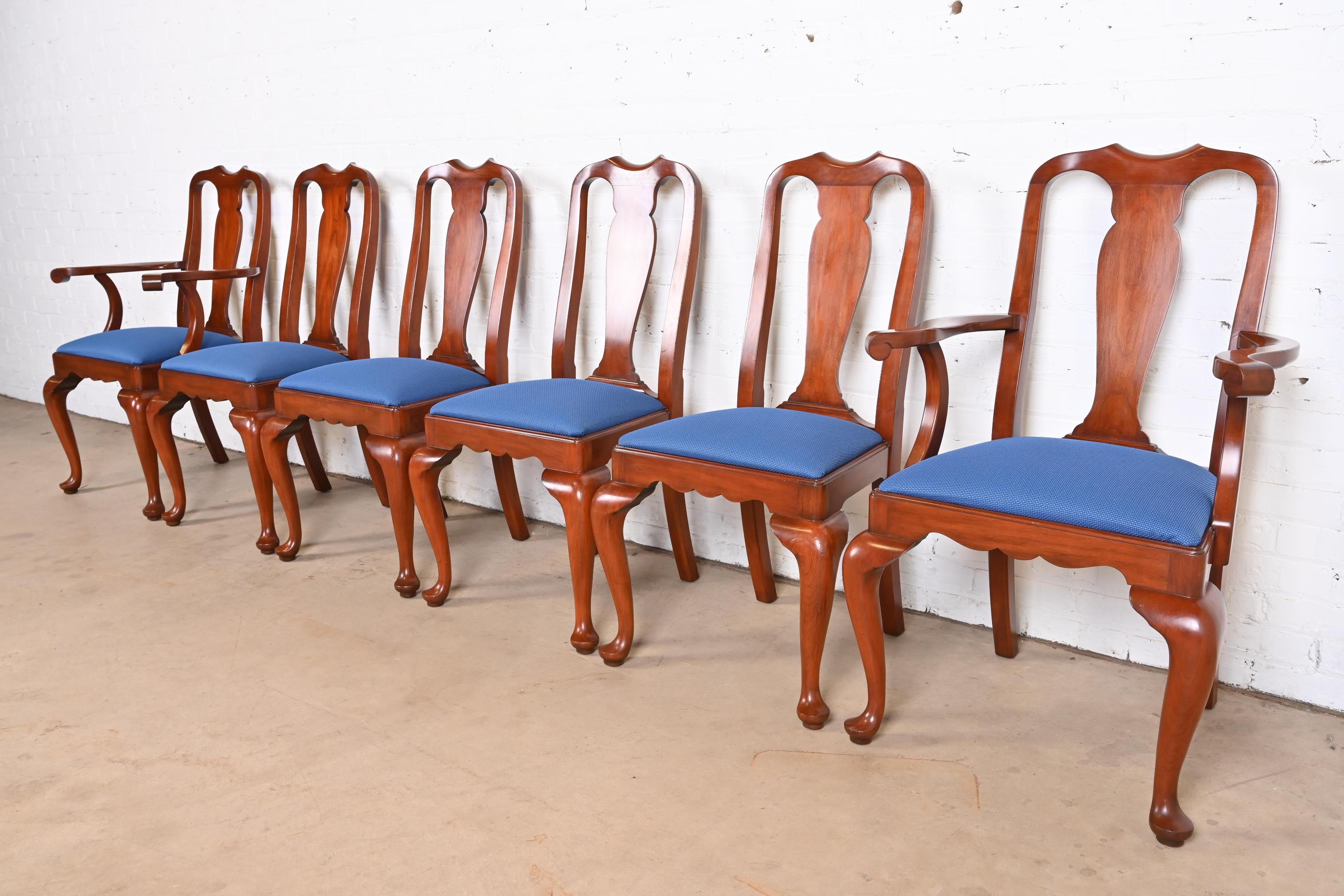 Henkel Harris Queen Anne Esszimmerstühle aus massivem Kirschbaumholz, Sechser-Set (amerikanisch) im Angebot