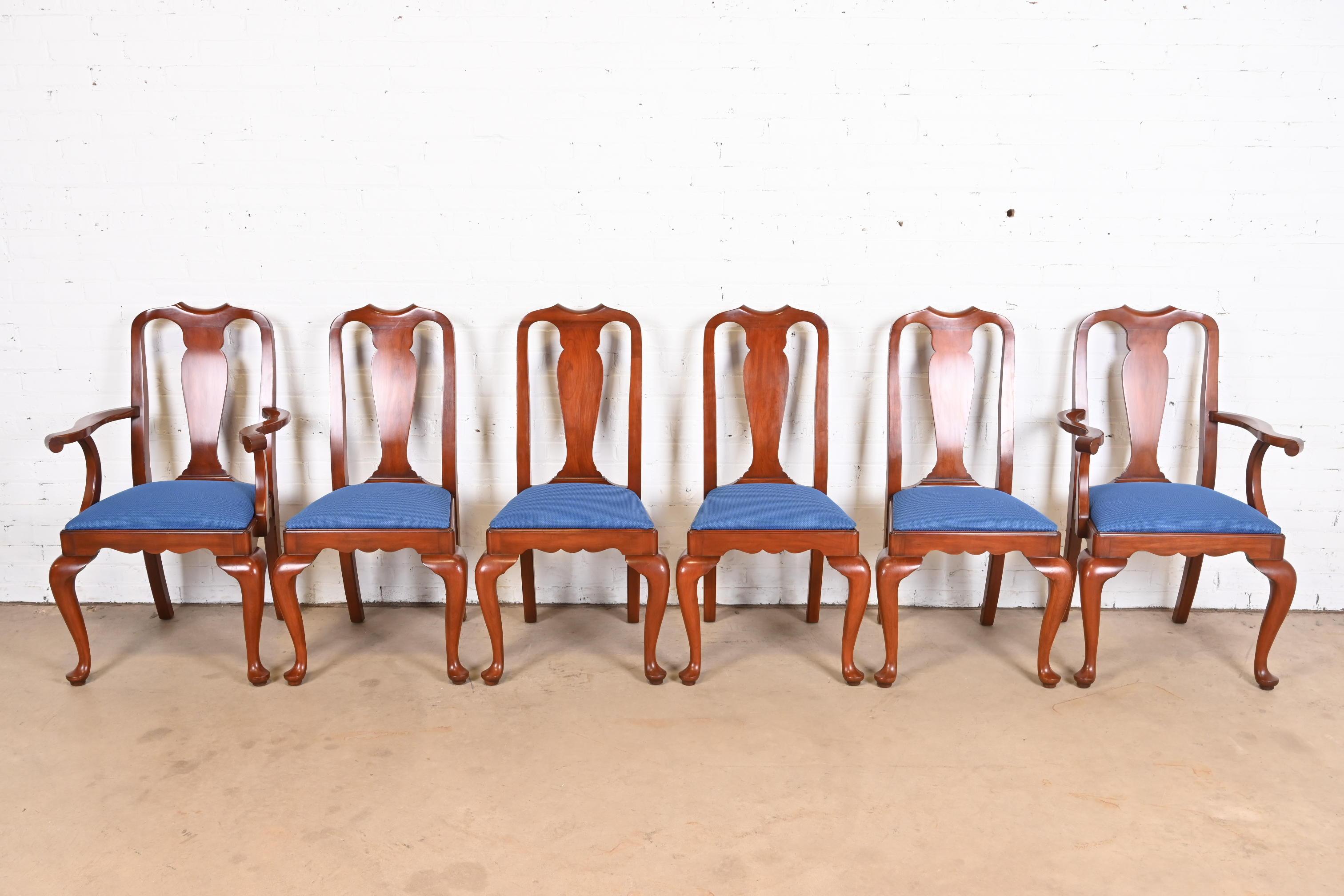 Henkel Harris Queen Anne Solid Cherry Wood Dining Chairs, Set of Six In Good Condition For Sale In South Bend, IN