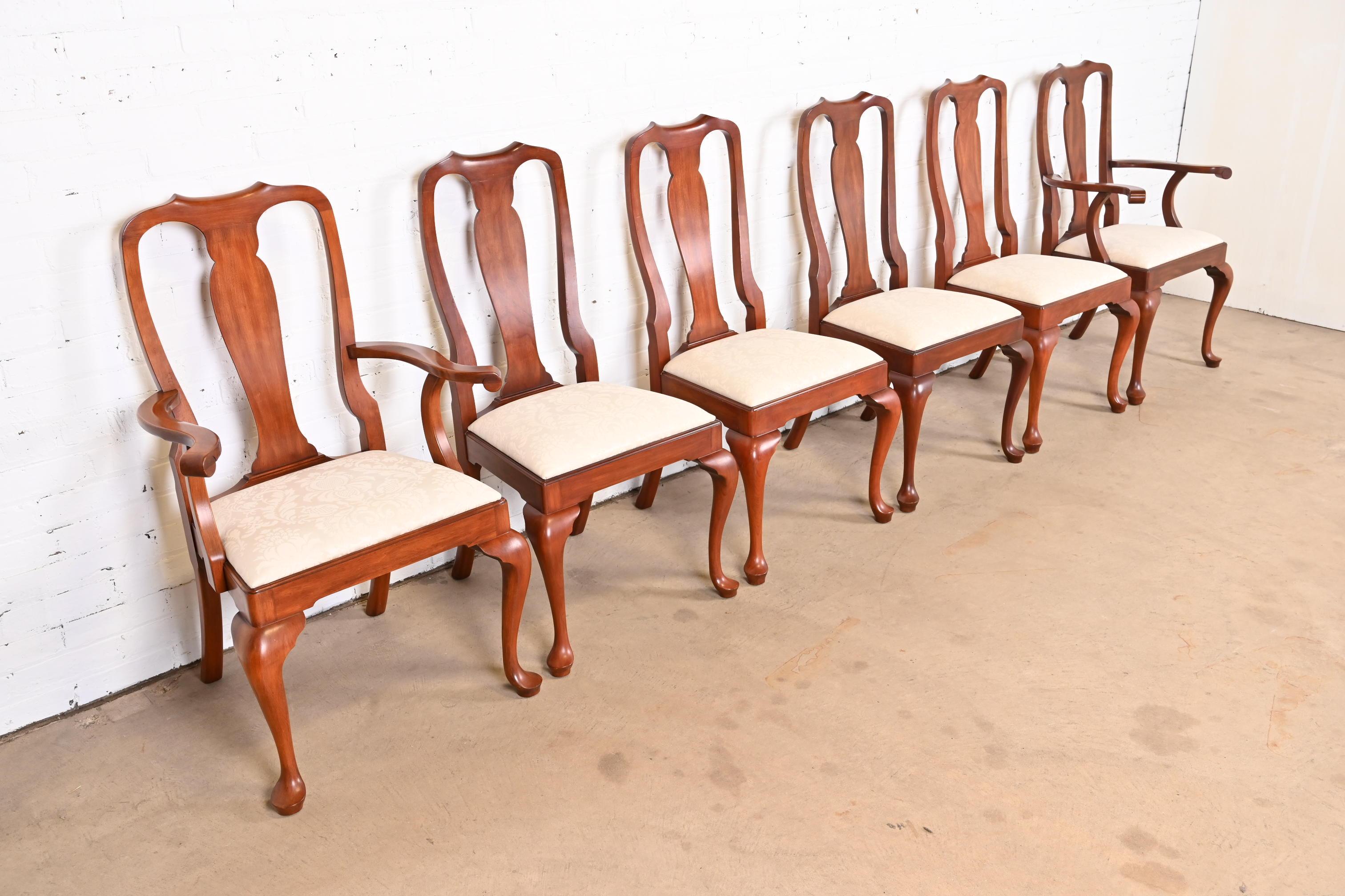 Late 20th Century Henkel Harris Queen Anne Solid Cherry Wood Dining Chairs, Set of Six For Sale