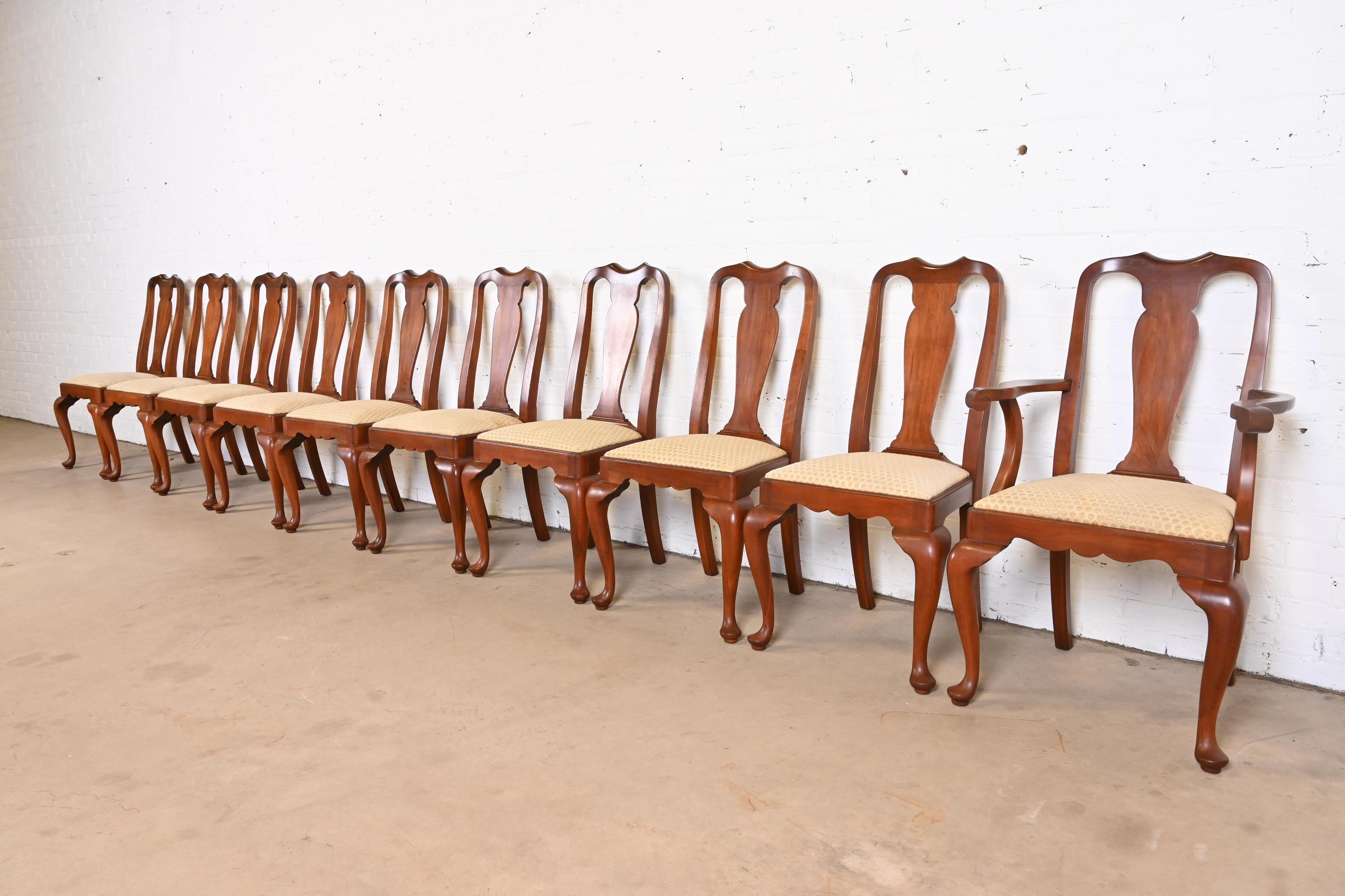 Henkel Harris Queen Anne Solid Cherry Wood Dining Chairs, Set of Ten In Good Condition In South Bend, IN