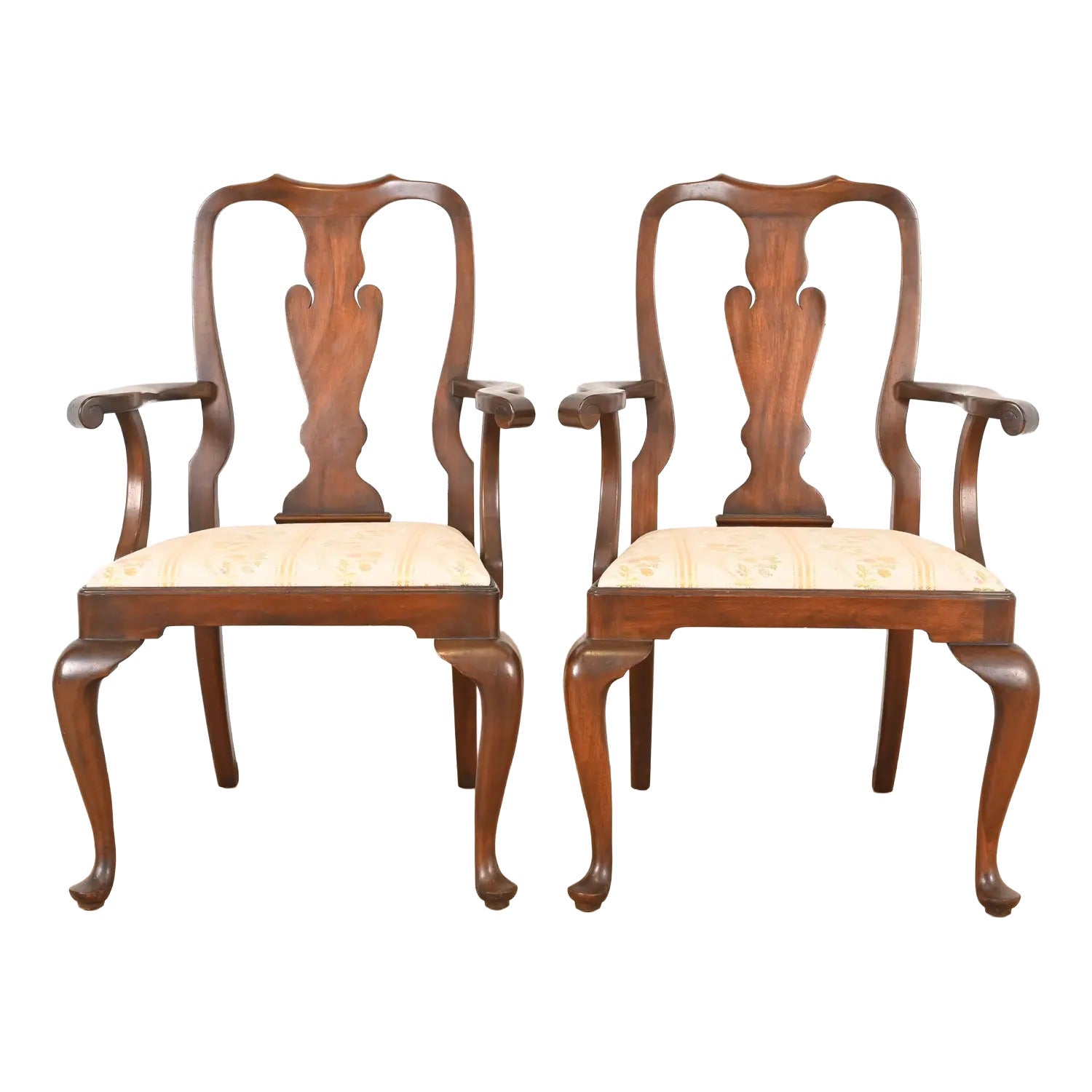 Paire de fauteuils ou de chaises de capitaine de salle à manger en acajou massif de Queen Anne Harris