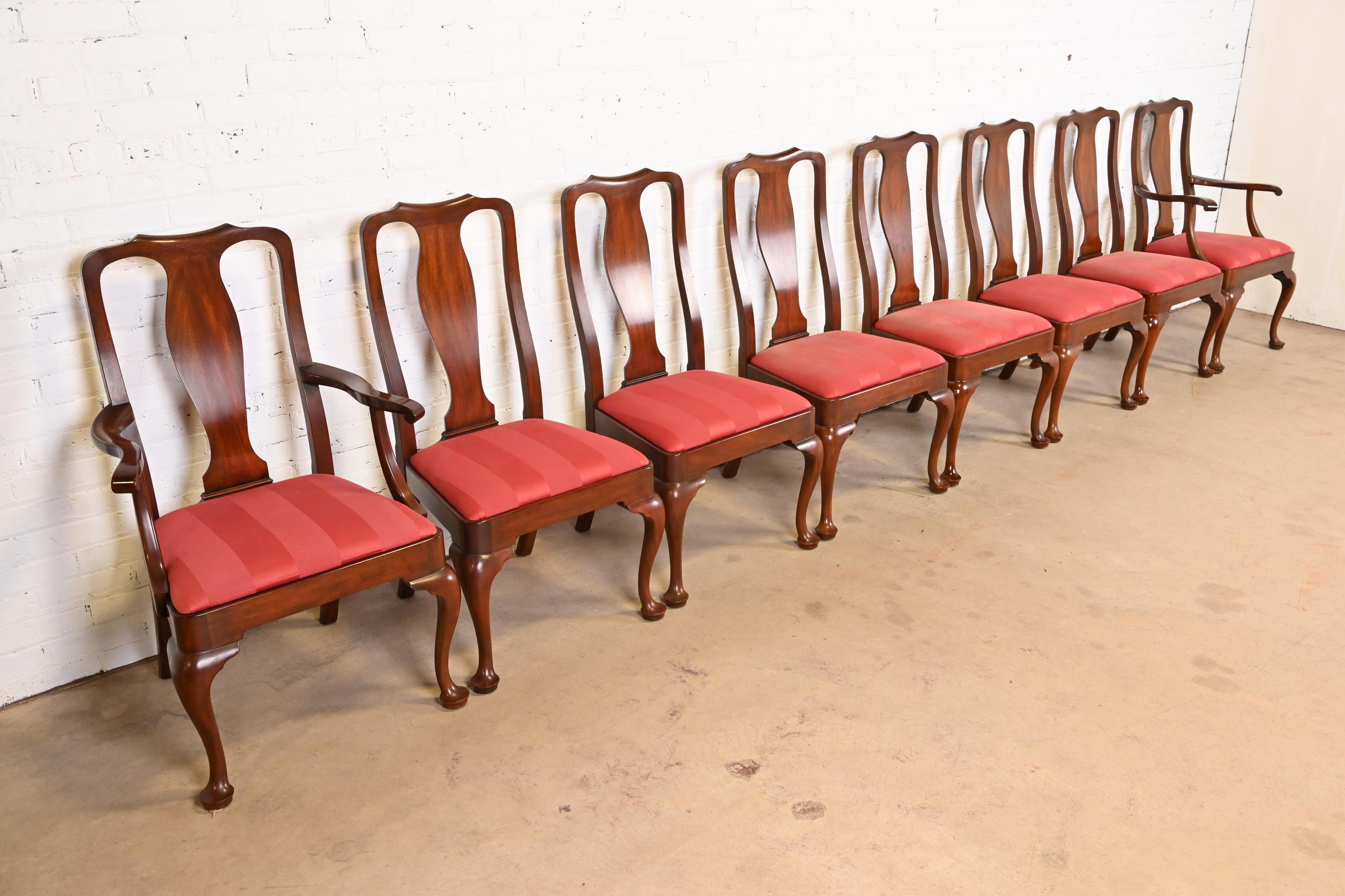 XXIe siècle et contemporain Henkel Harris Queen Anne ensemble de huit chaises de salle à manger en acajou massif en vente