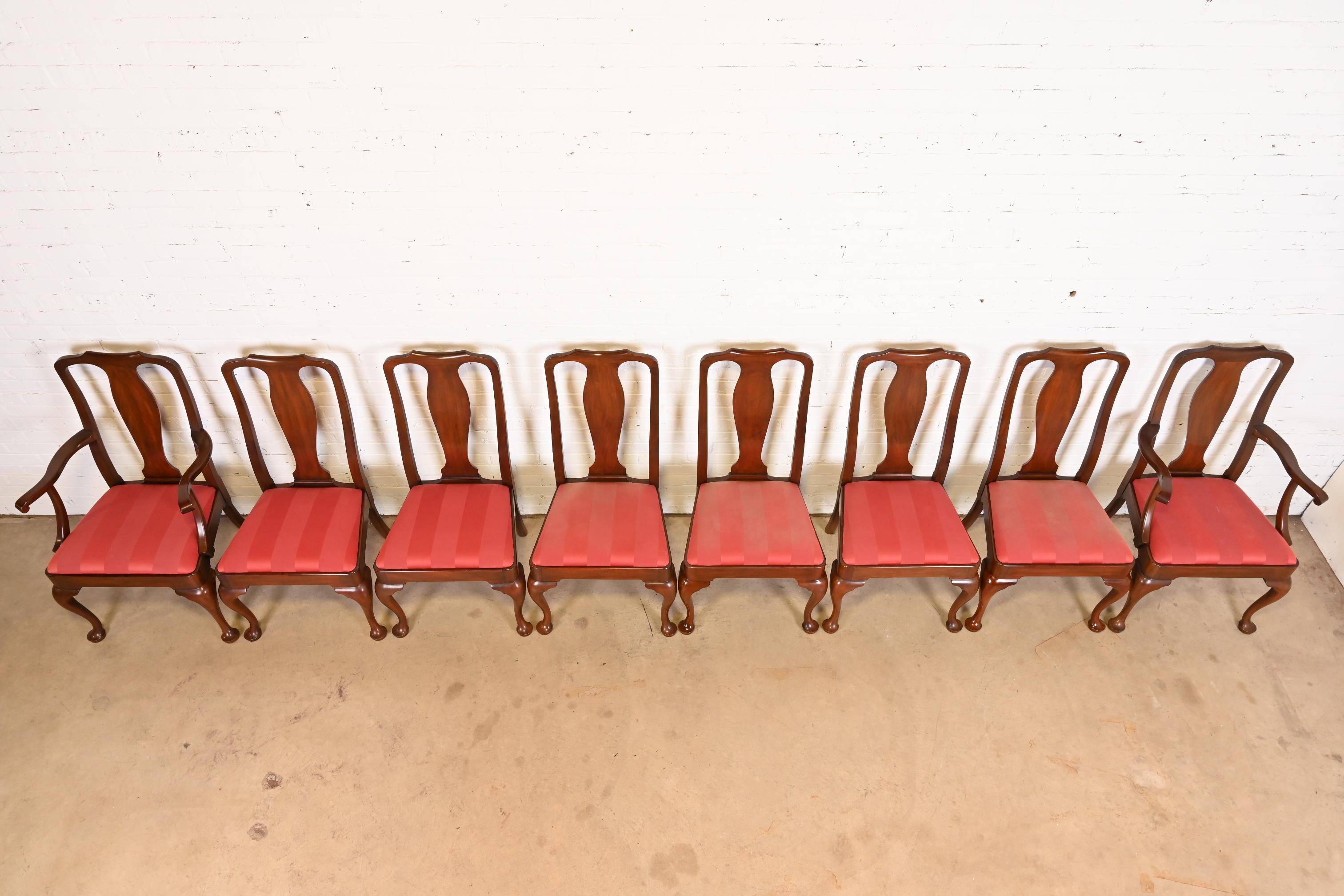 Henkel Harris Queen Anne ensemble de huit chaises de salle à manger en acajou massif en vente 1
