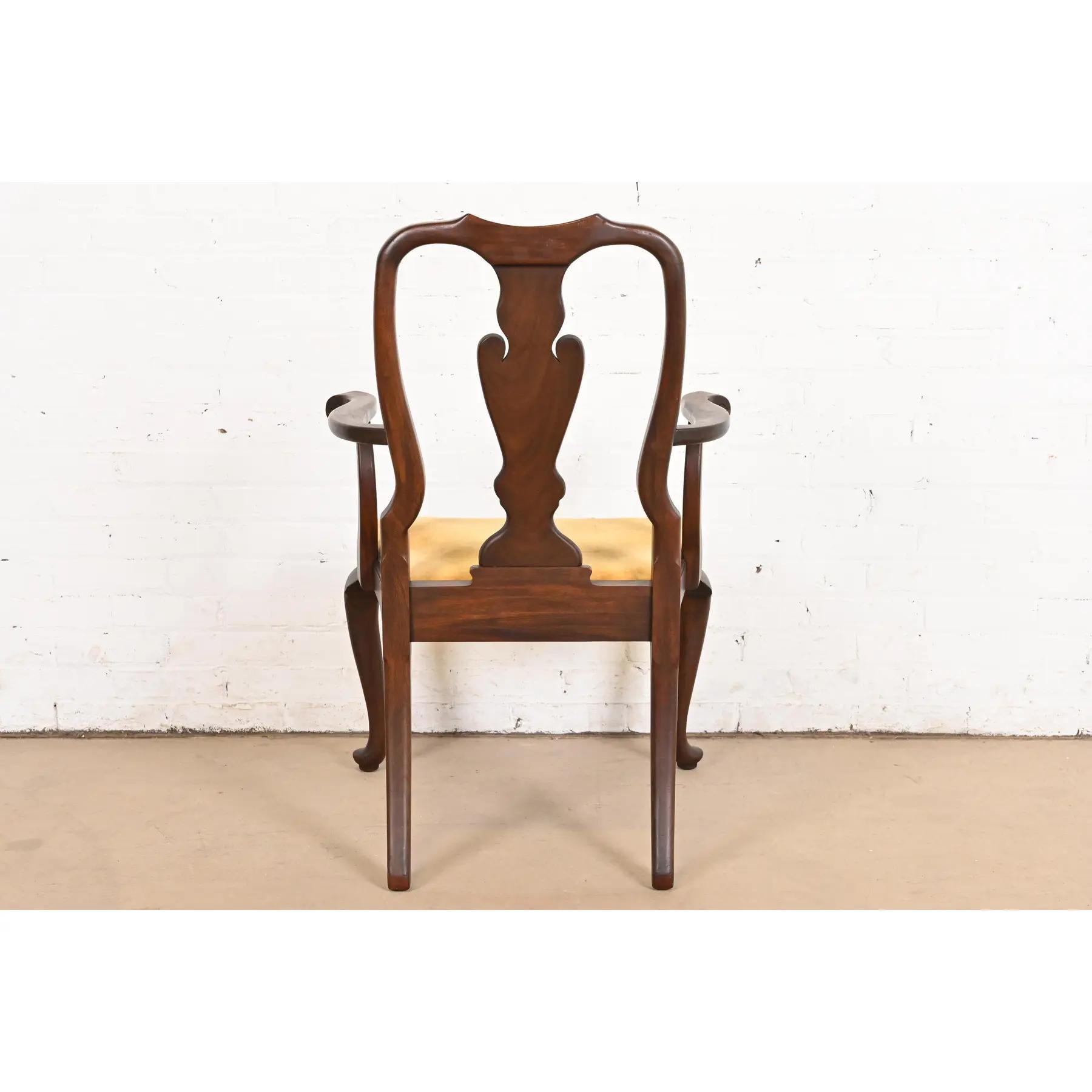 Henkel Harris Queen Anne Solid Mahogany Dining Chairs, Set of Four For Sale 3