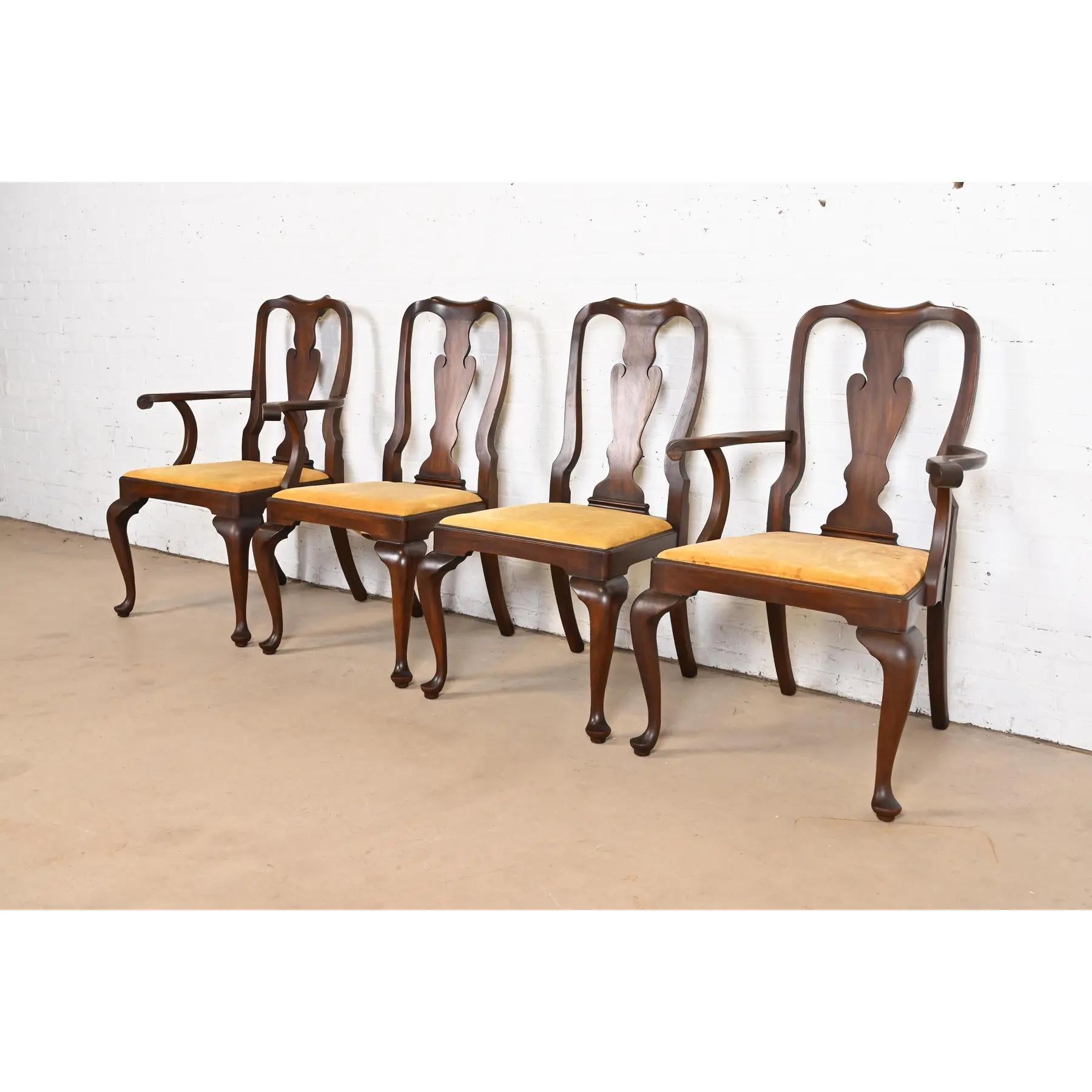 Georgian Henkel Harris Queen Anne Solid Mahogany Dining Chairs, Set of Four For Sale