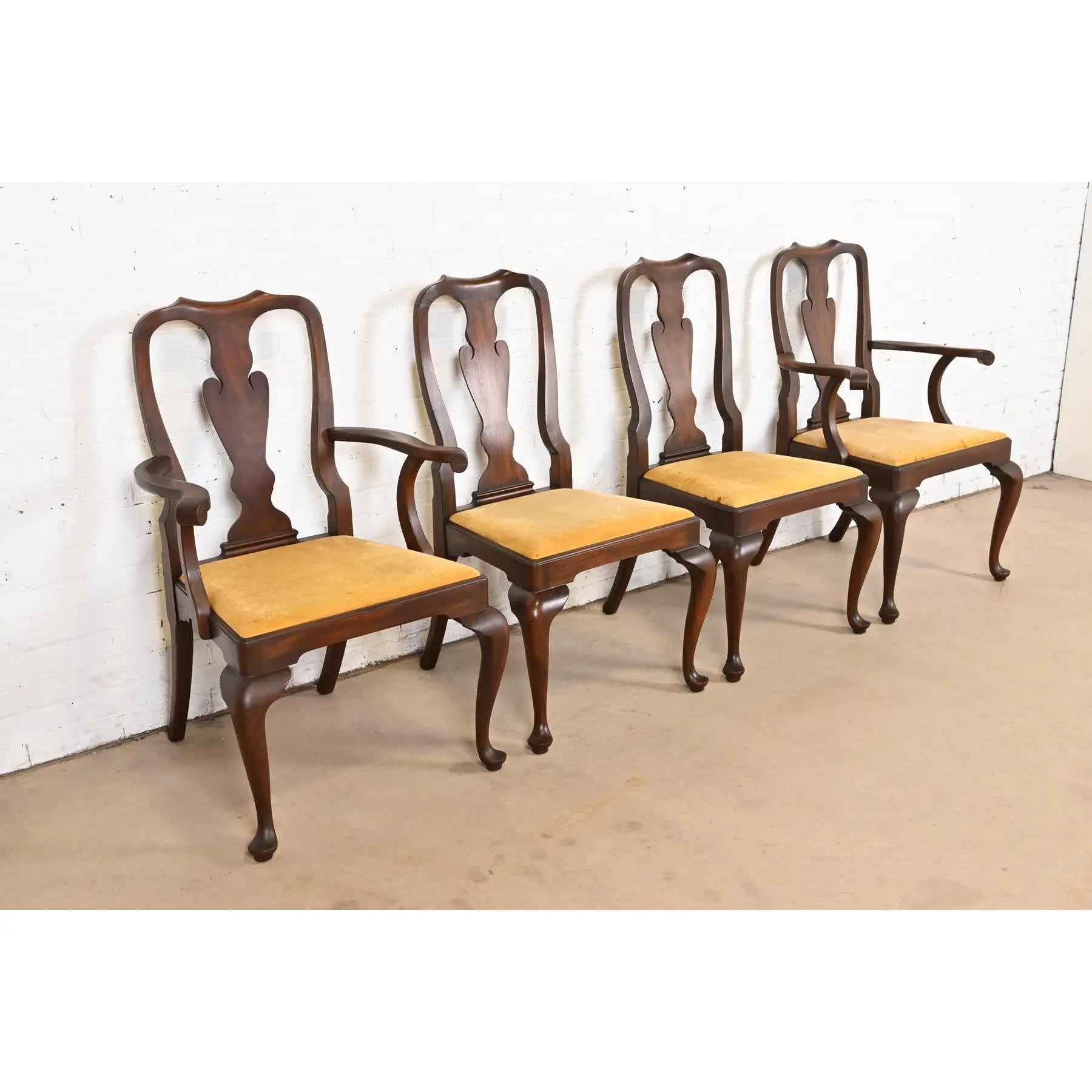 American Henkel Harris Queen Anne Solid Mahogany Dining Chairs, Set of Four For Sale
