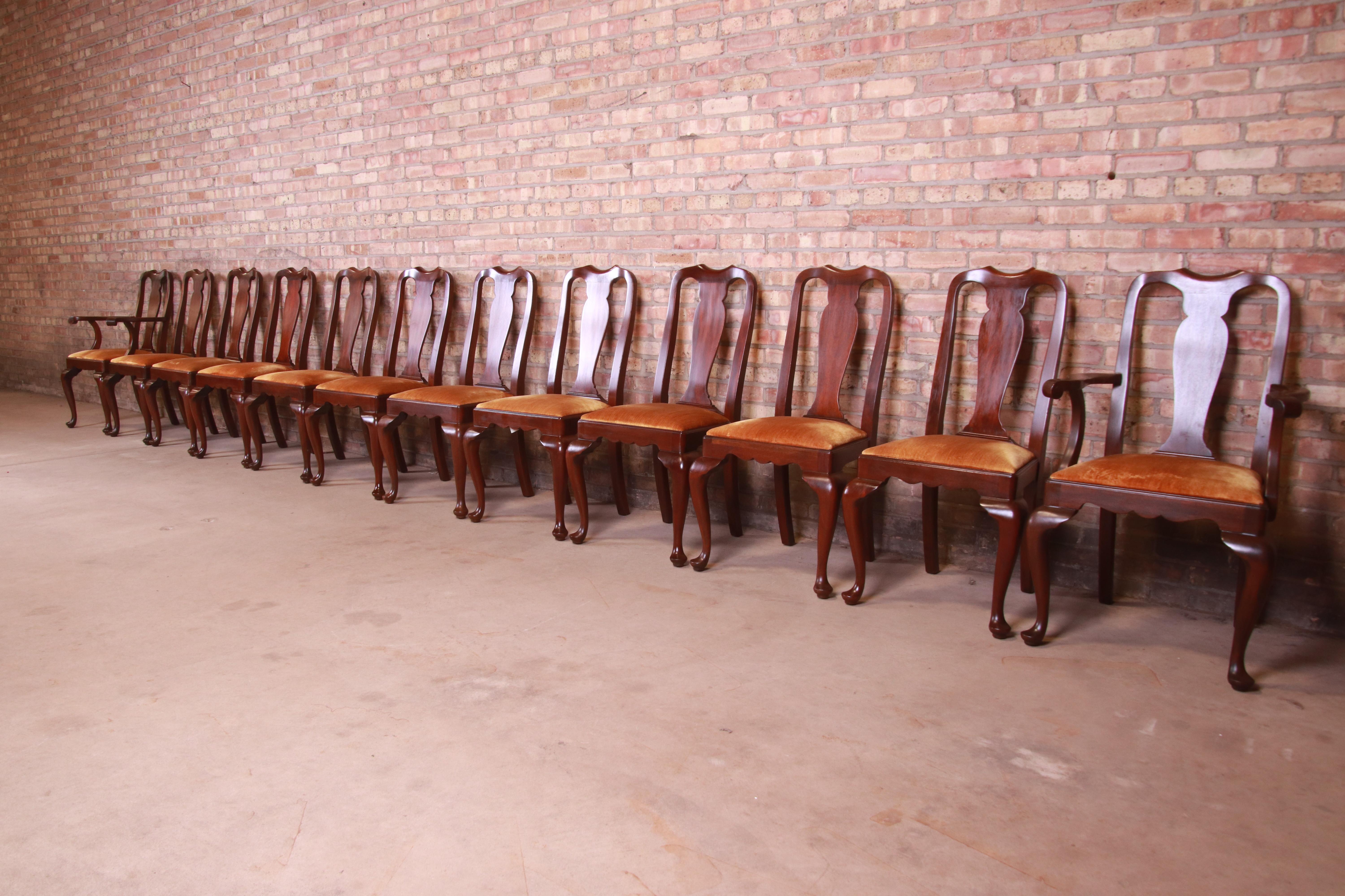 Henkel Harris Queen Anne Solid Mahogany Dining Chairs, Set of Twelve In Good Condition In South Bend, IN