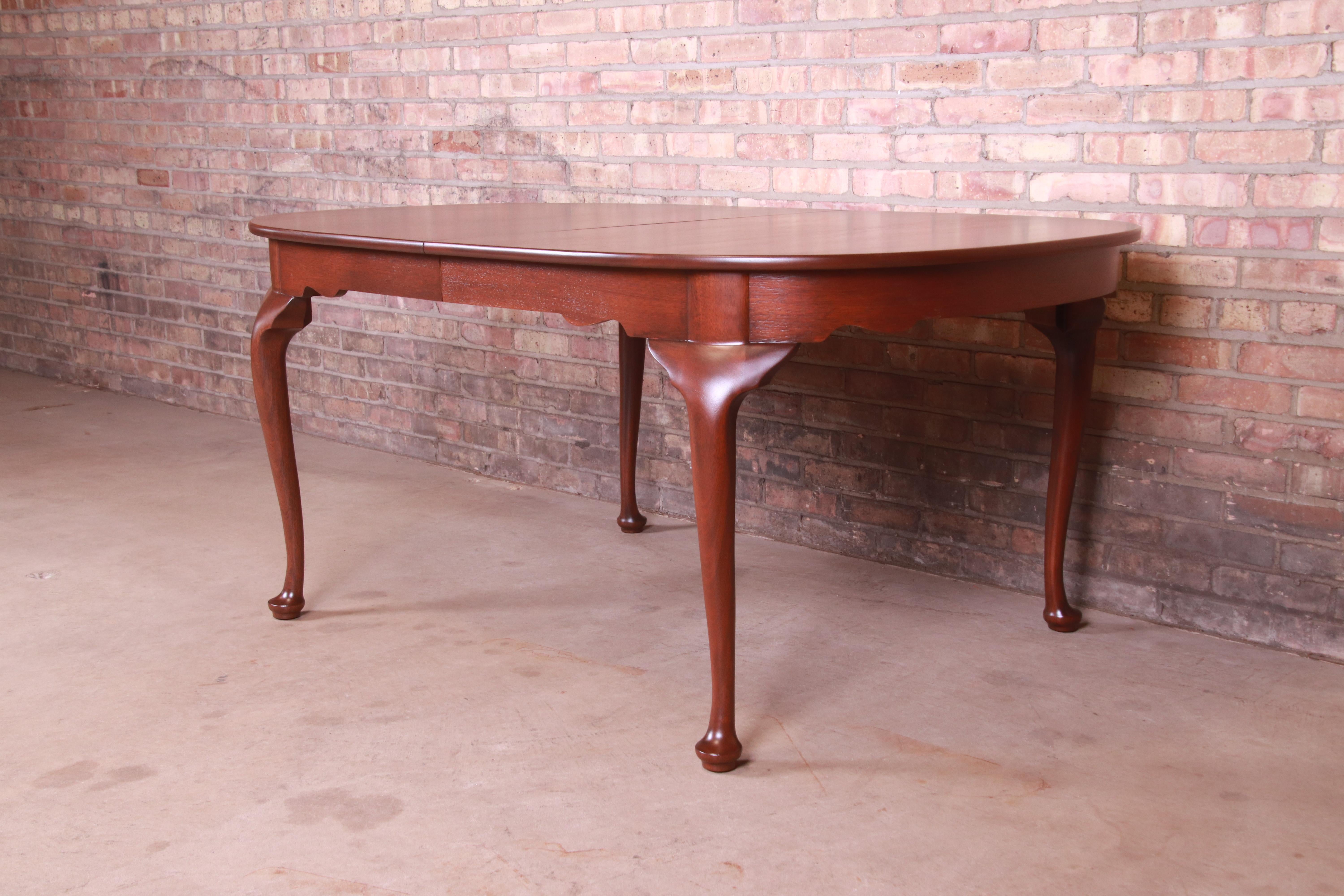 Henkel Harris Queen Anne Solid Mahogany Extension Dining Table, Newly Refinished For Sale 3