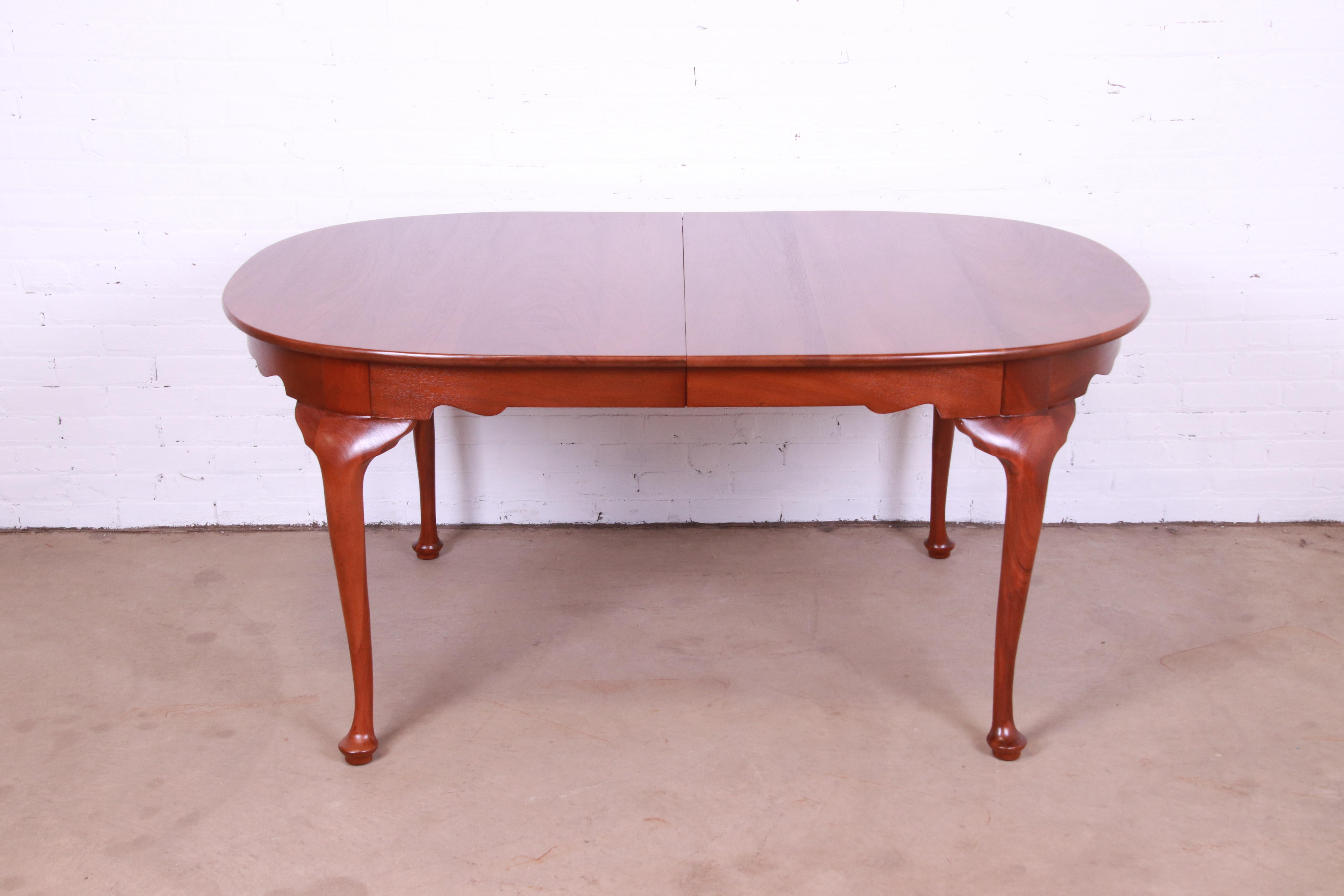 Henkel Harris Queen Anne Solid Mahogany Extension Dining Table, Newly Refinished For Sale 3