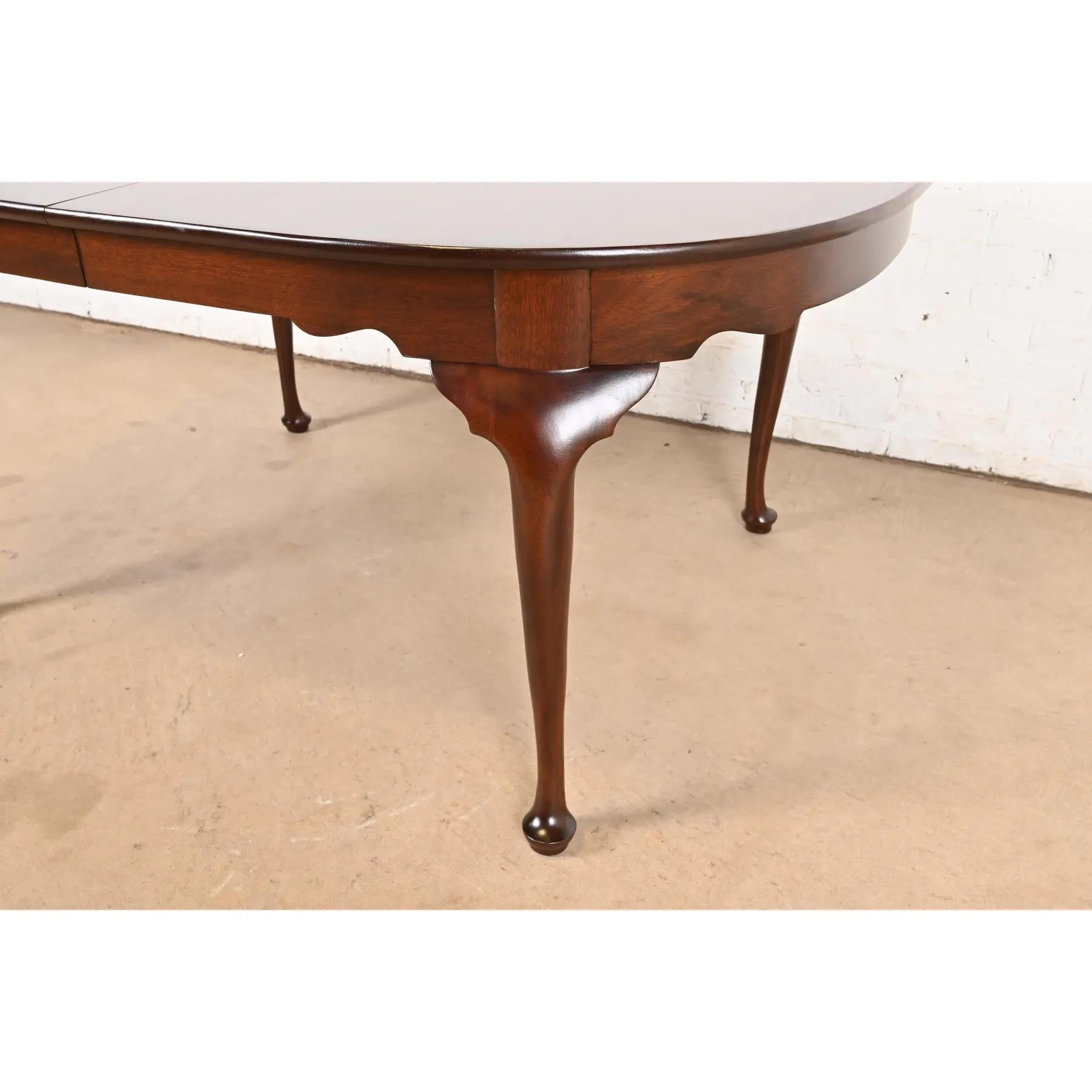 Henkel Harris Queen Anne Solid Mahogany Extension Dining Table, Newly Refinished For Sale 7